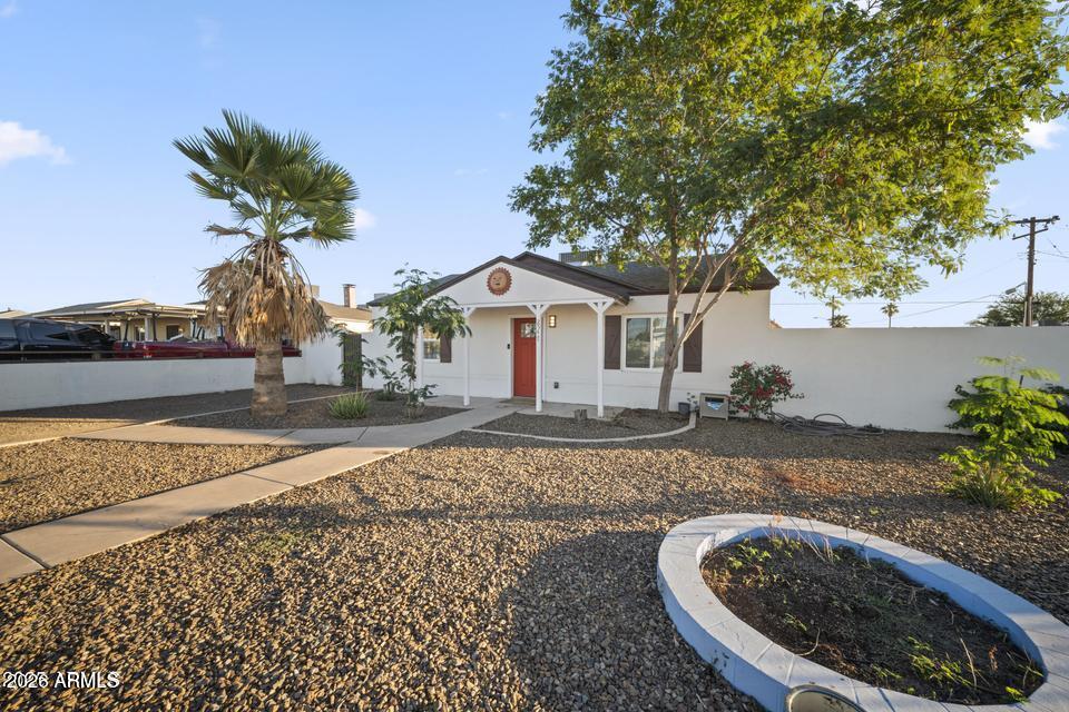 2547 W ADAMS Street