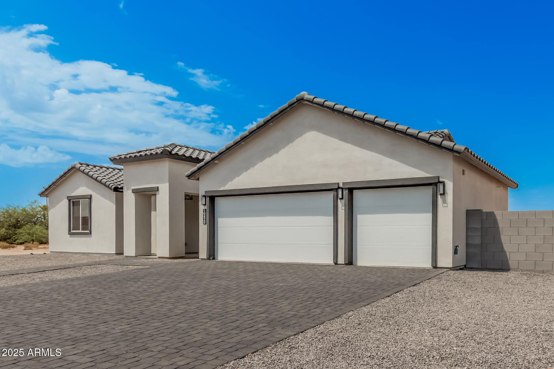 10420 W SAN LAZARO Drive