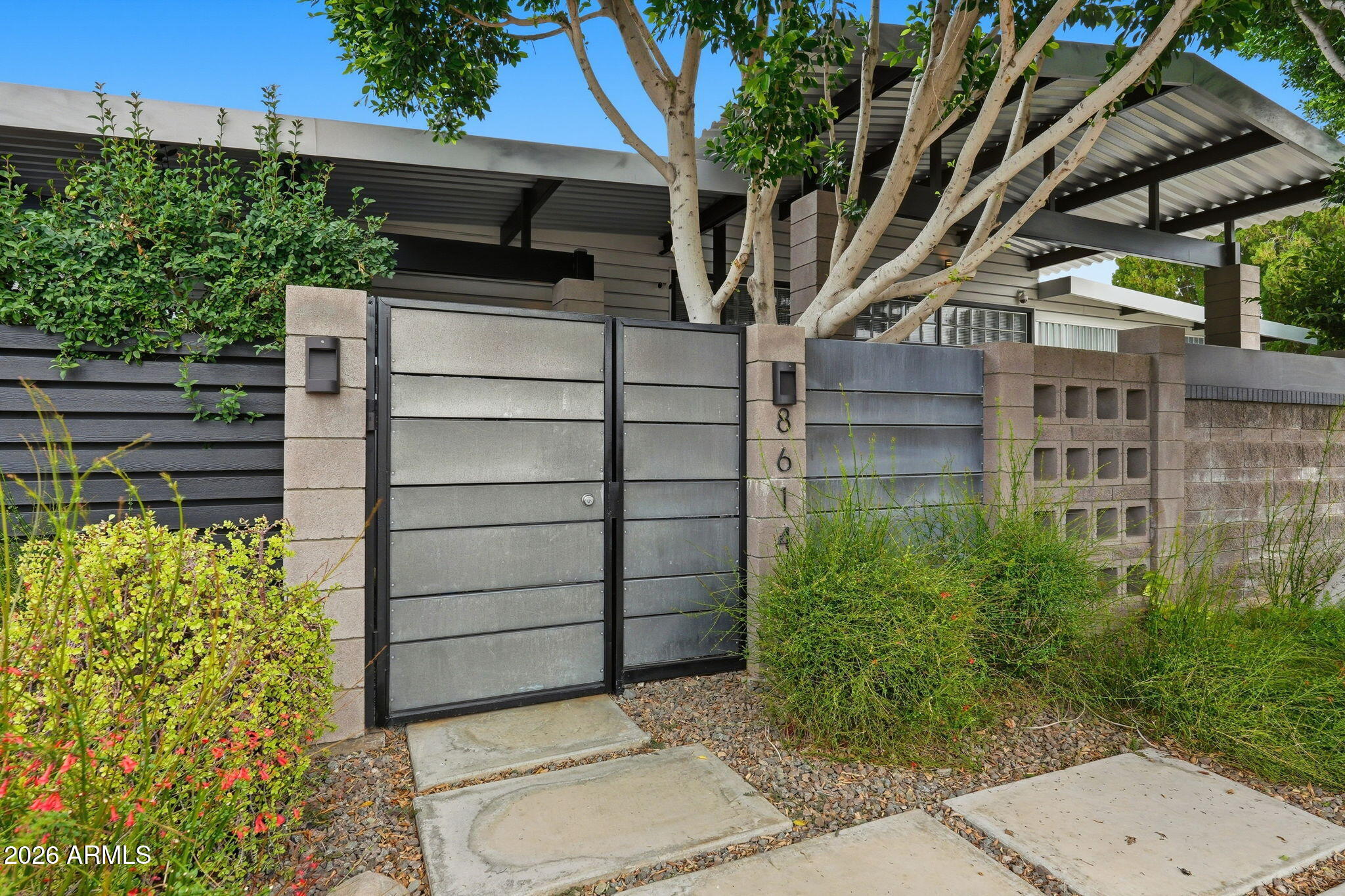 8614 E BERRIDGE Lane