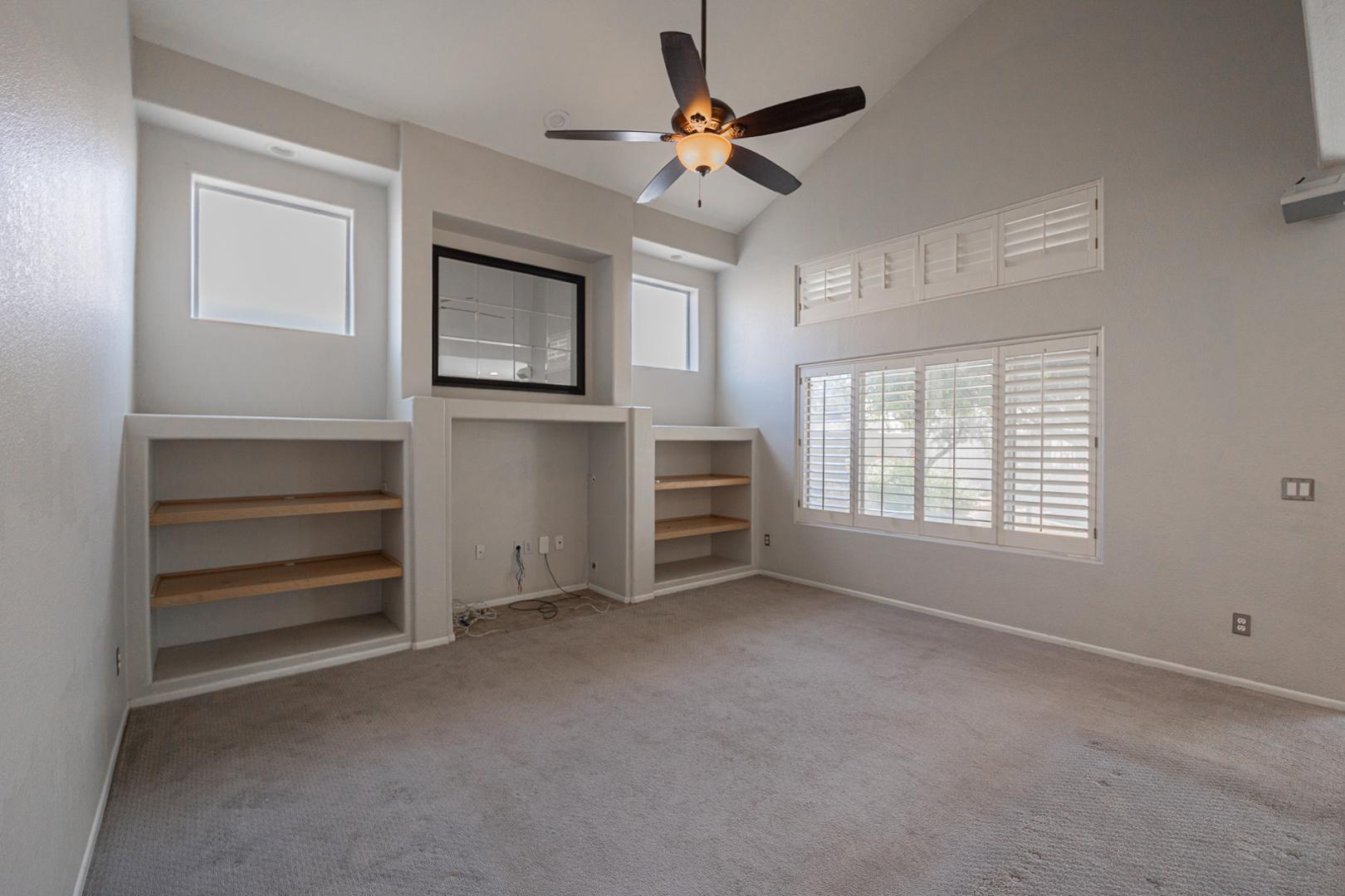 873 W Tremaine Avenue