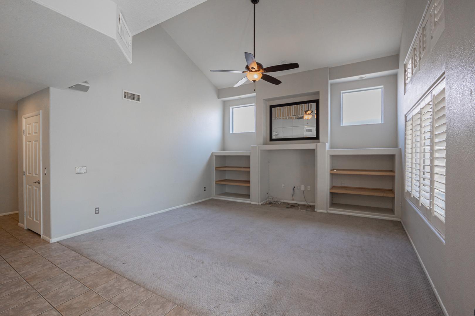 873 W Tremaine Avenue