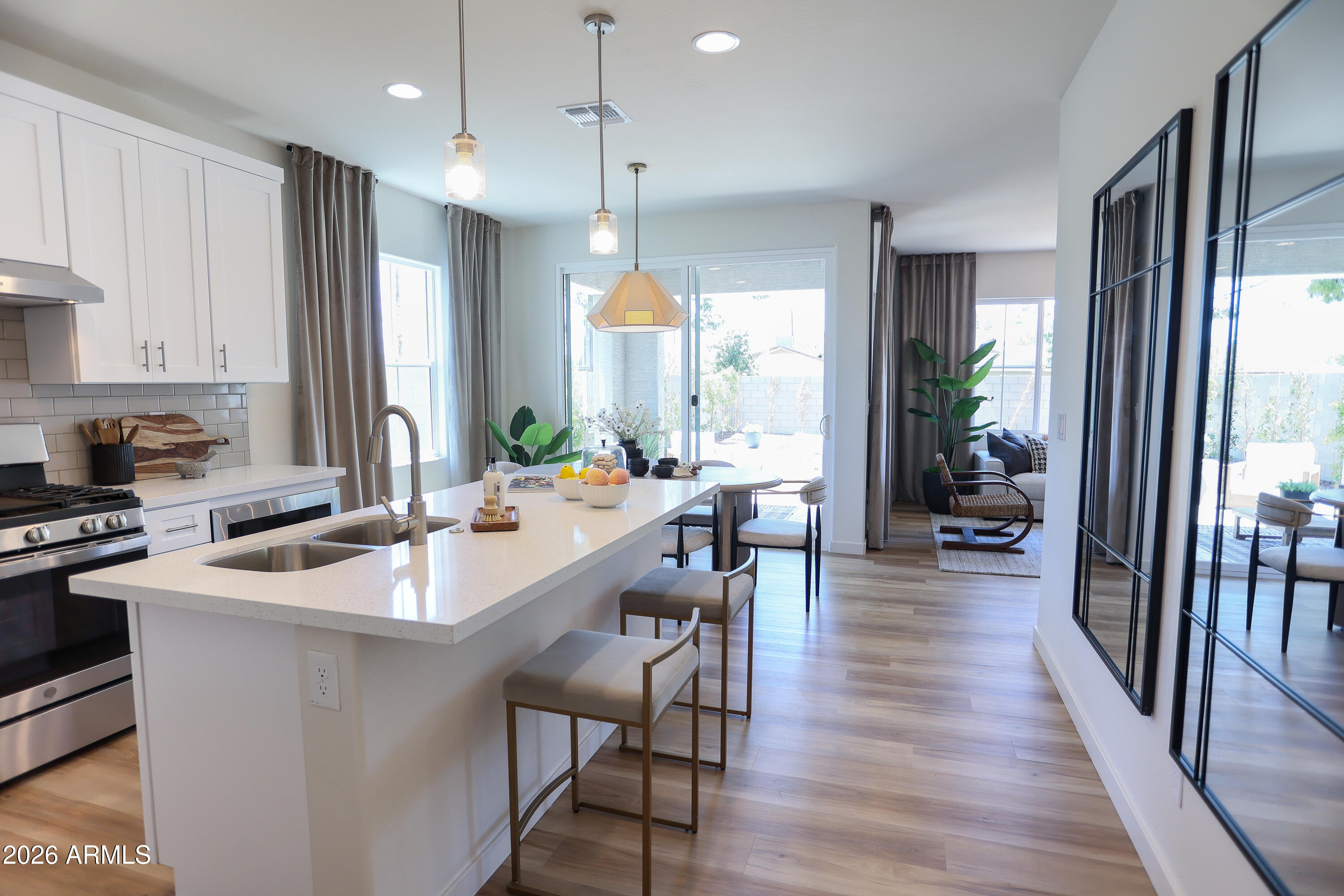 1511 W SIERRA VISTA Drive