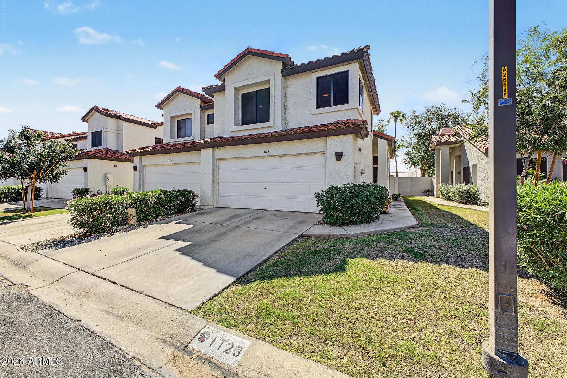 1123 W MANGO Drive
