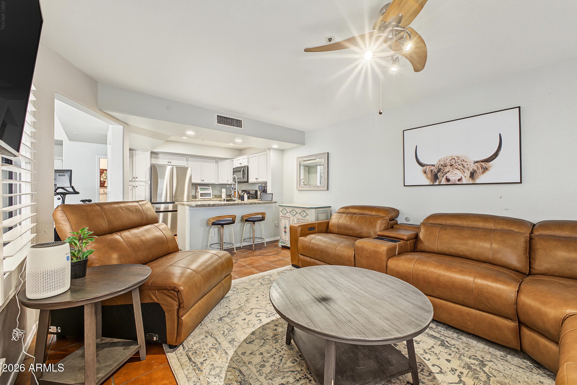 1123 W MANGO Drive