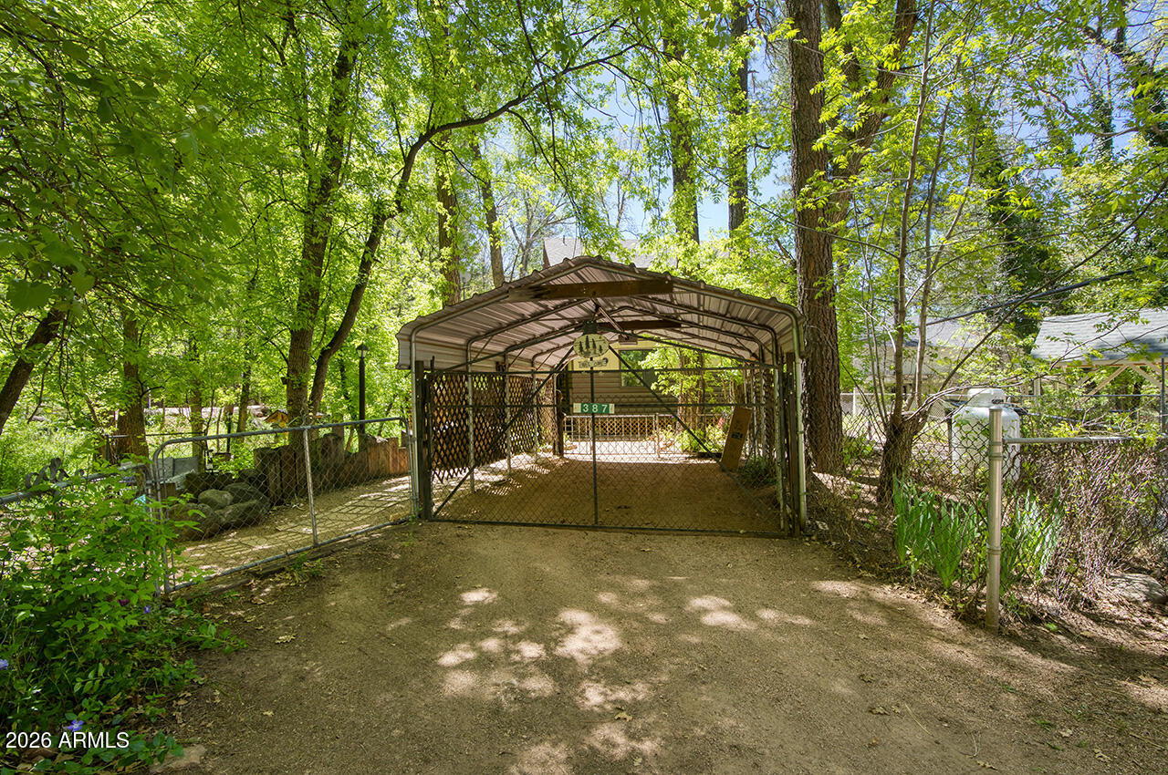 CHRISTOPHER CREEK PARK - Residential