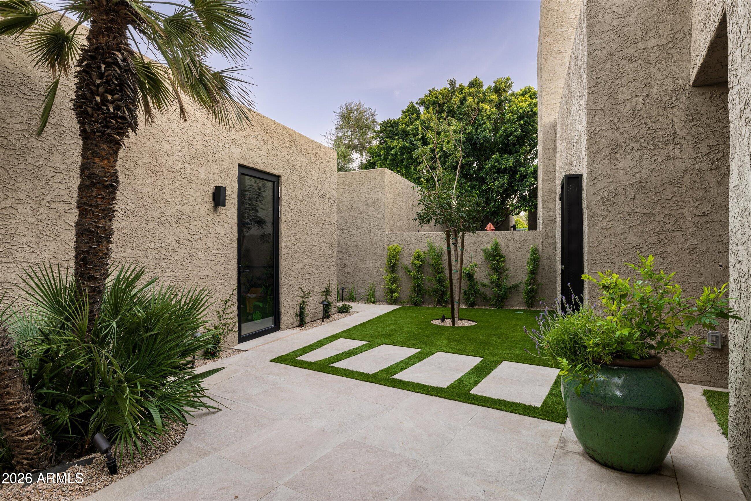 7209 E MCDONALD Drive 44