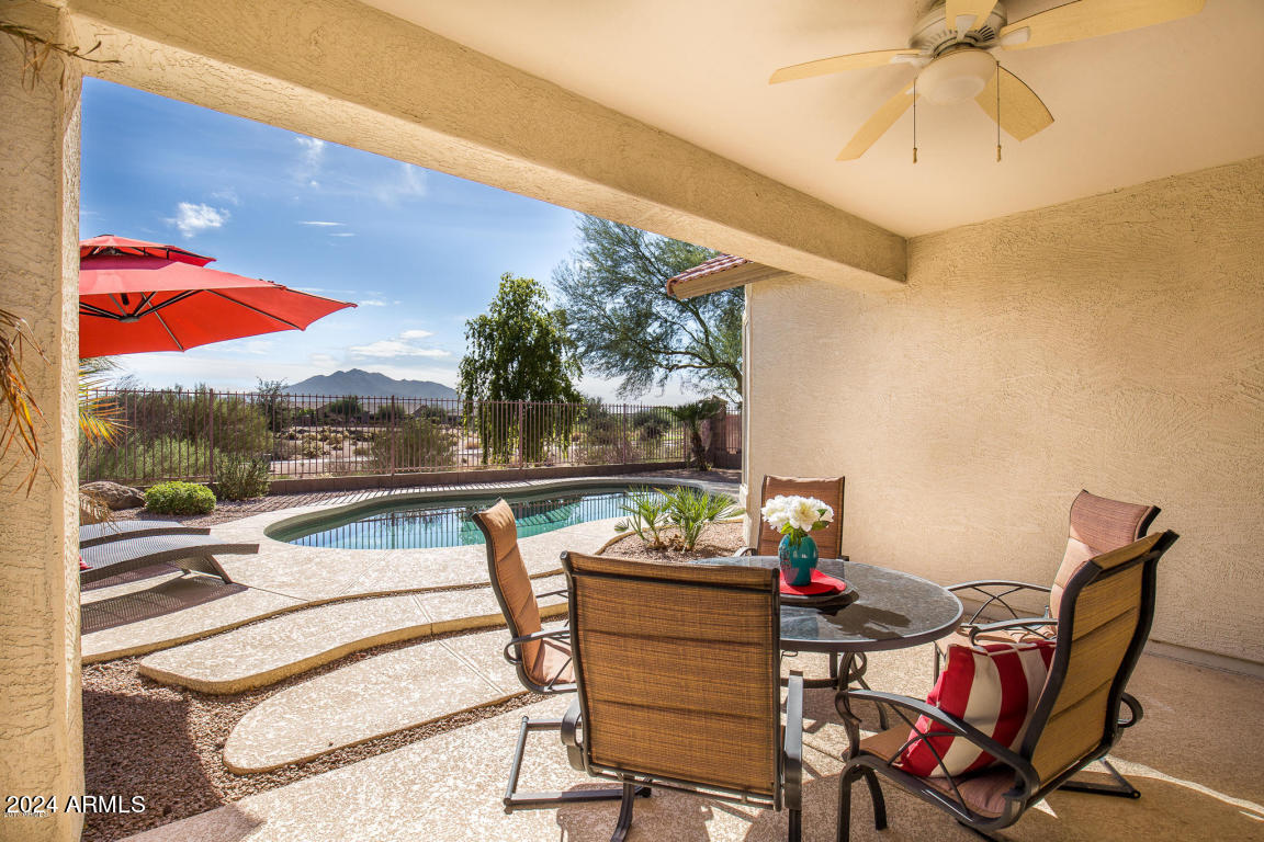 3725 E Meadowview Drive