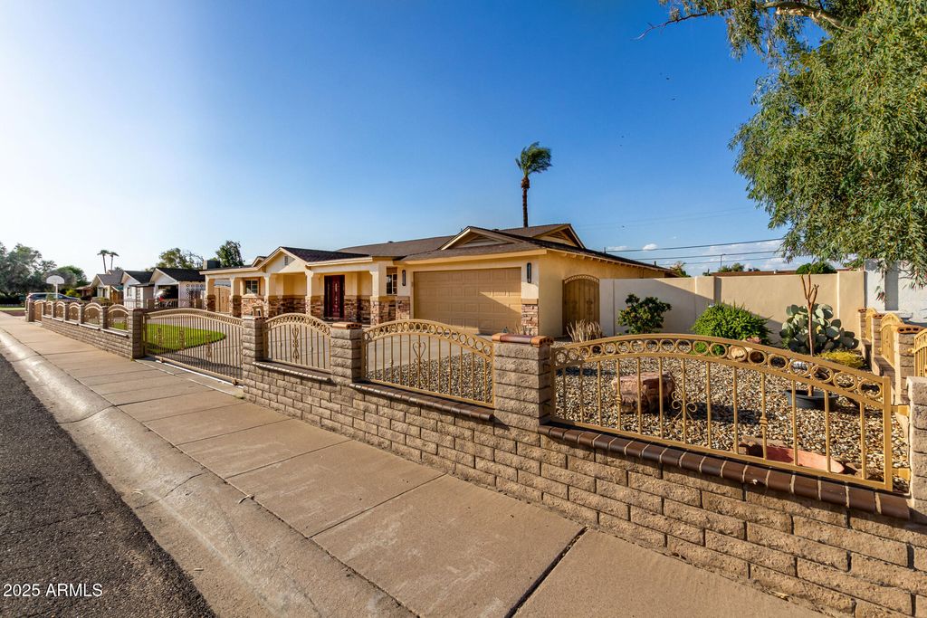 Photo of 5518 W Belmont Avenue, Glendale, AZ 85301 (MLS # 6925479)