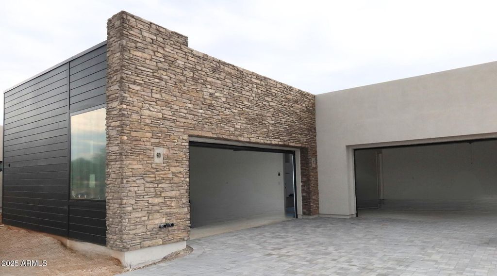 Photo of 6521 E Paradise Drive, Scottsdale, AZ 85254 (MLS # 6937696)