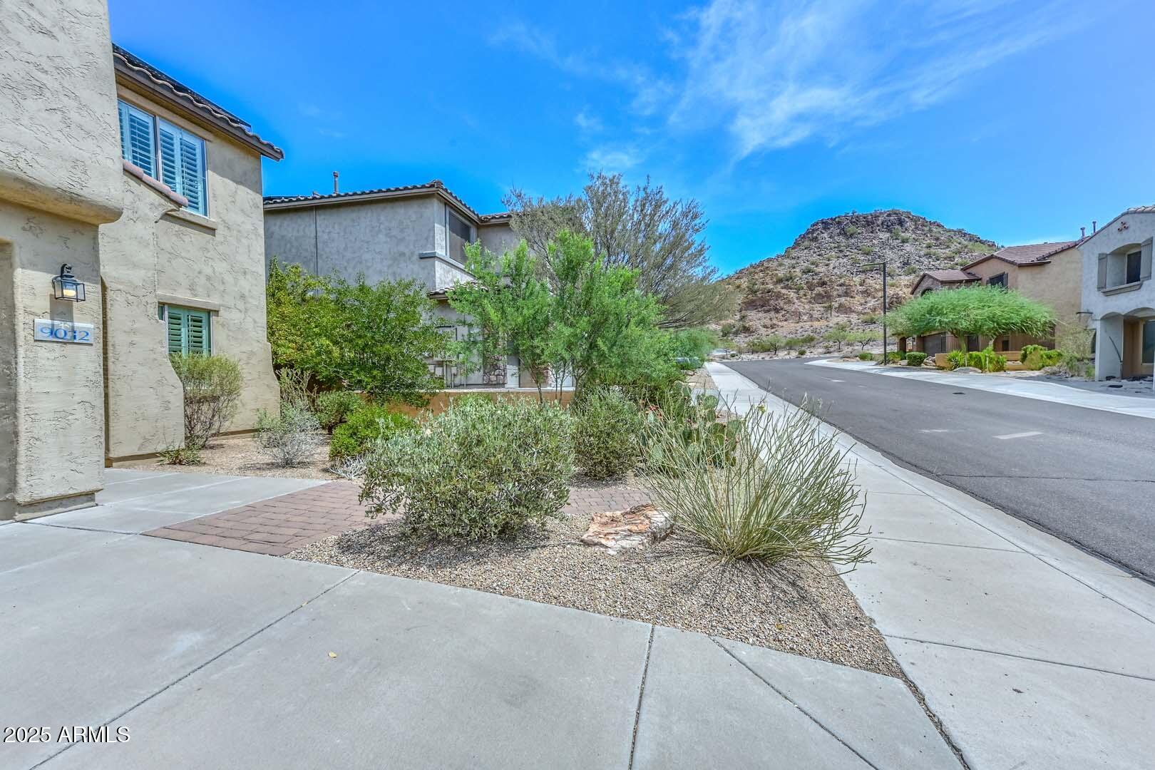 9012 W YELLOW BIRD Lane