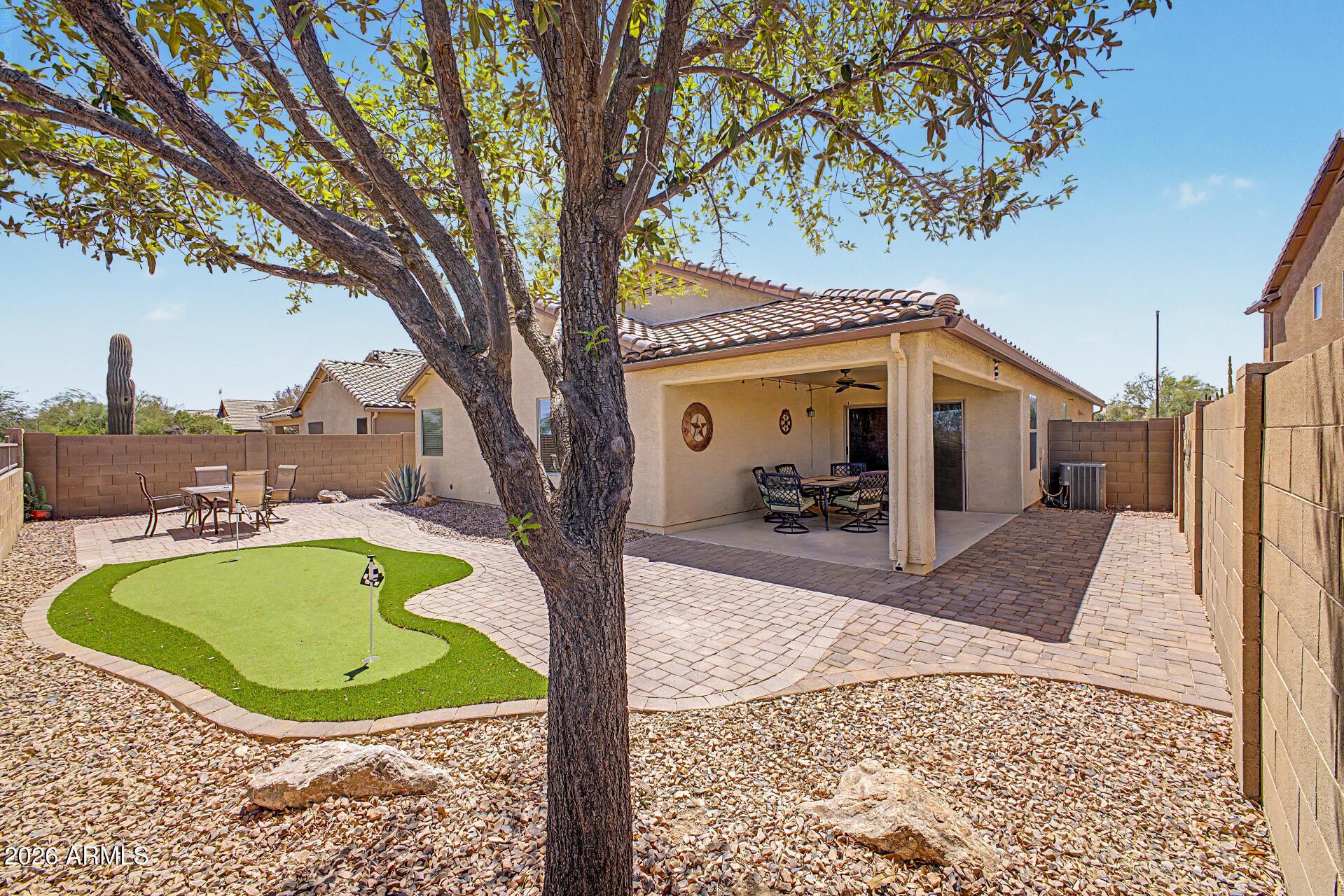2283 N DAISY Drive