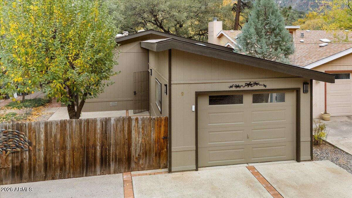 4426 N State Rte 89A -- 9