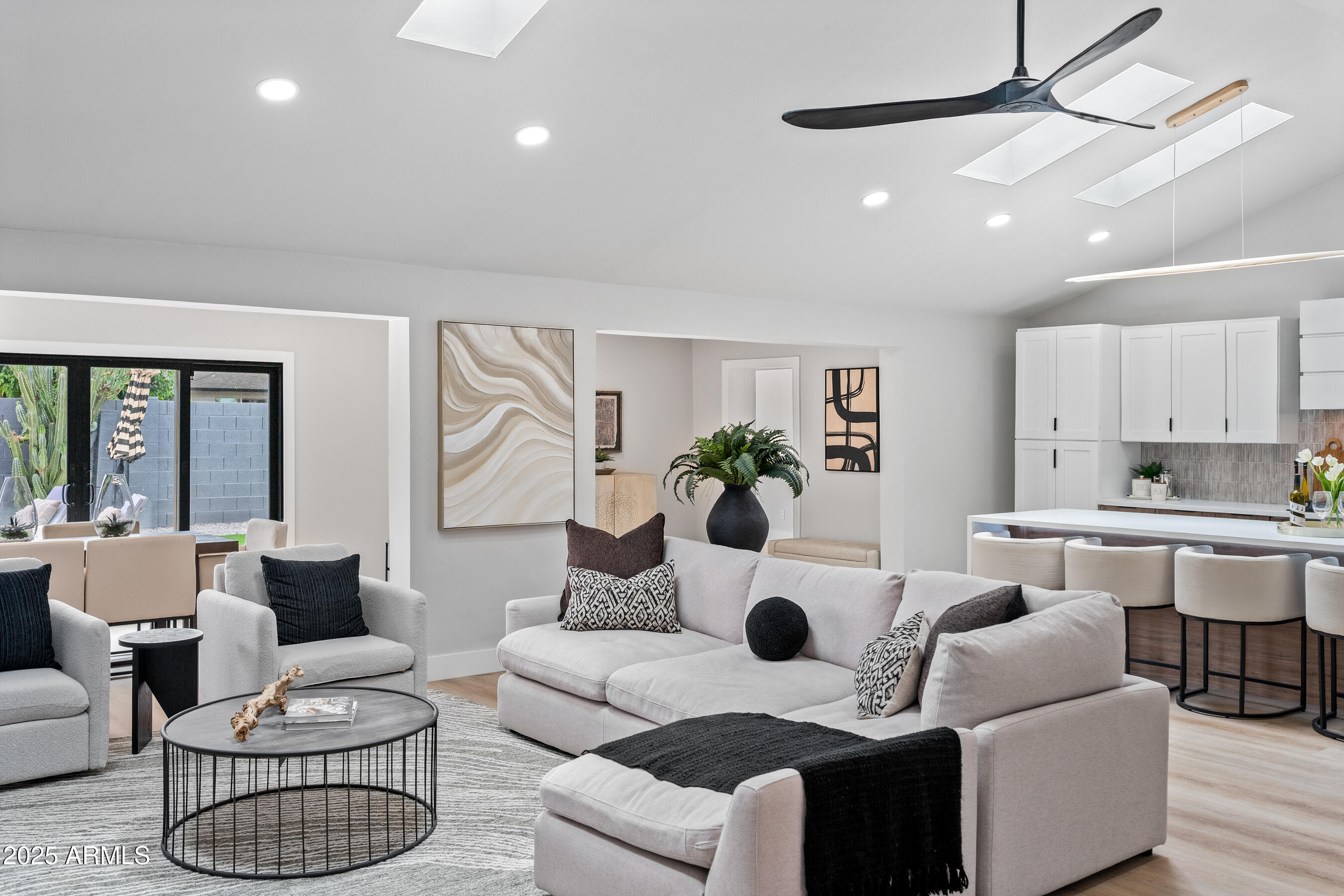 8544 E HEATHERBRAE Drive