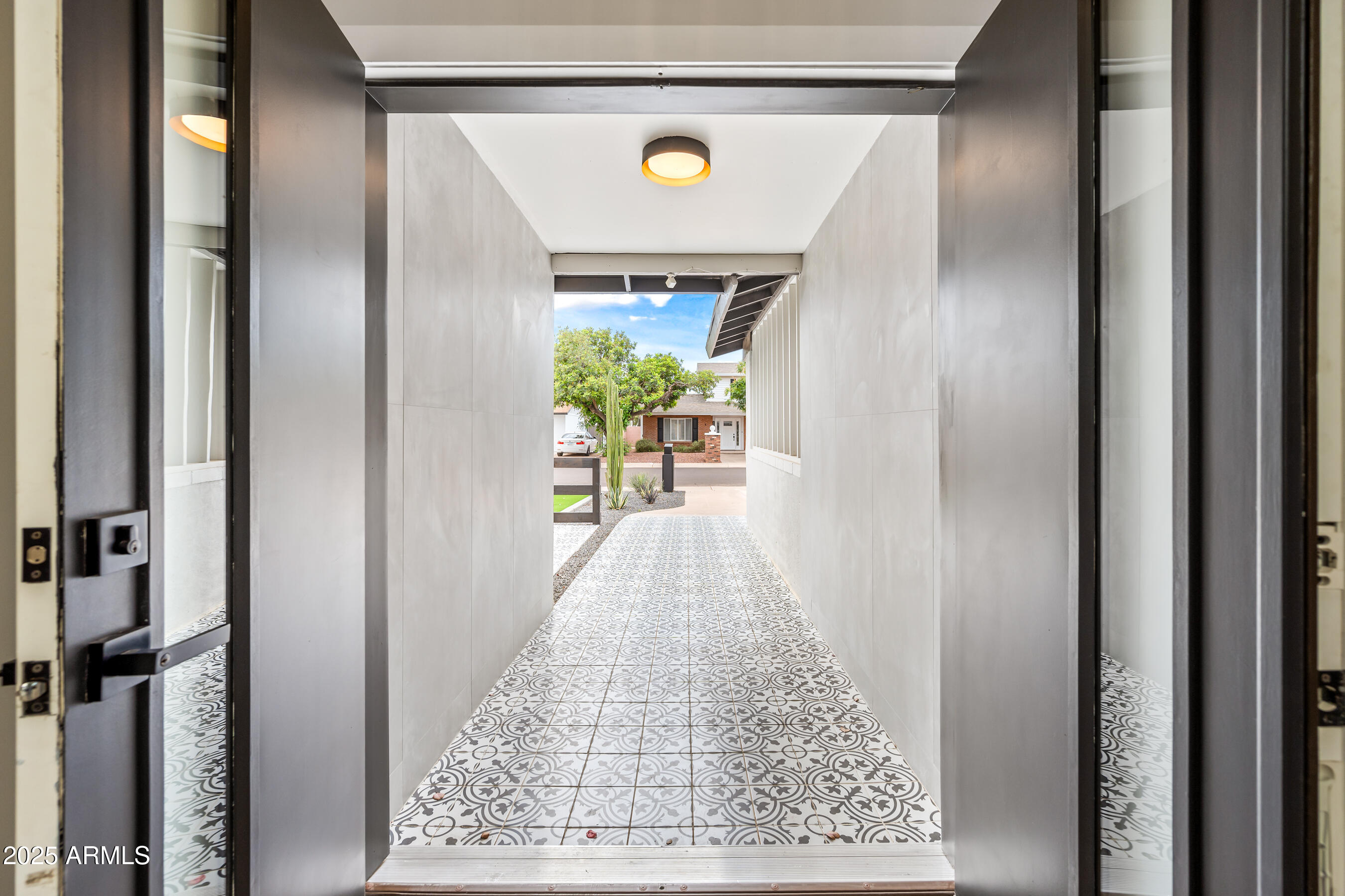 8544 E HEATHERBRAE Drive