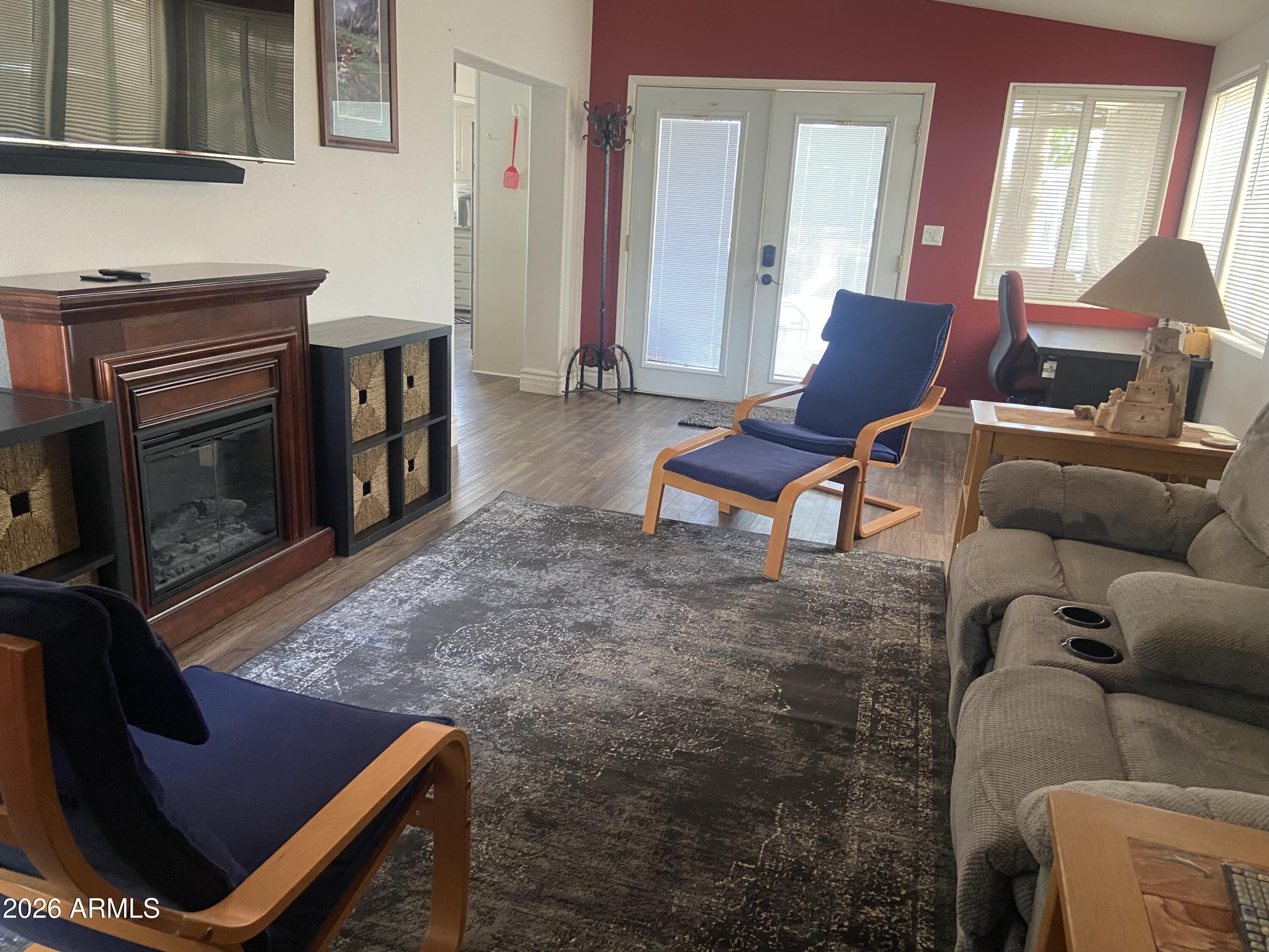 2082 W KLAMATH Avenue