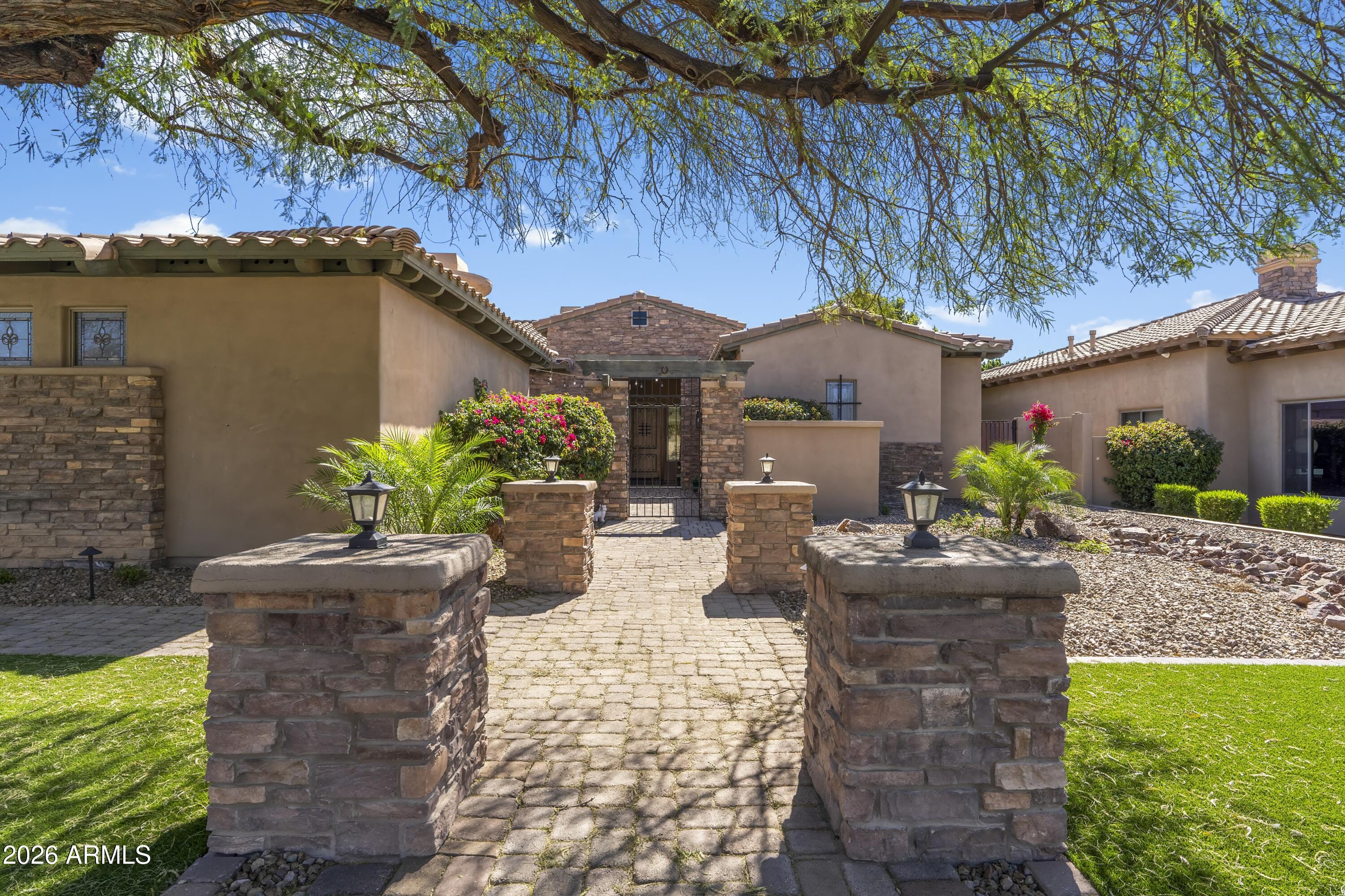 9869 E DAVENPORT Drive