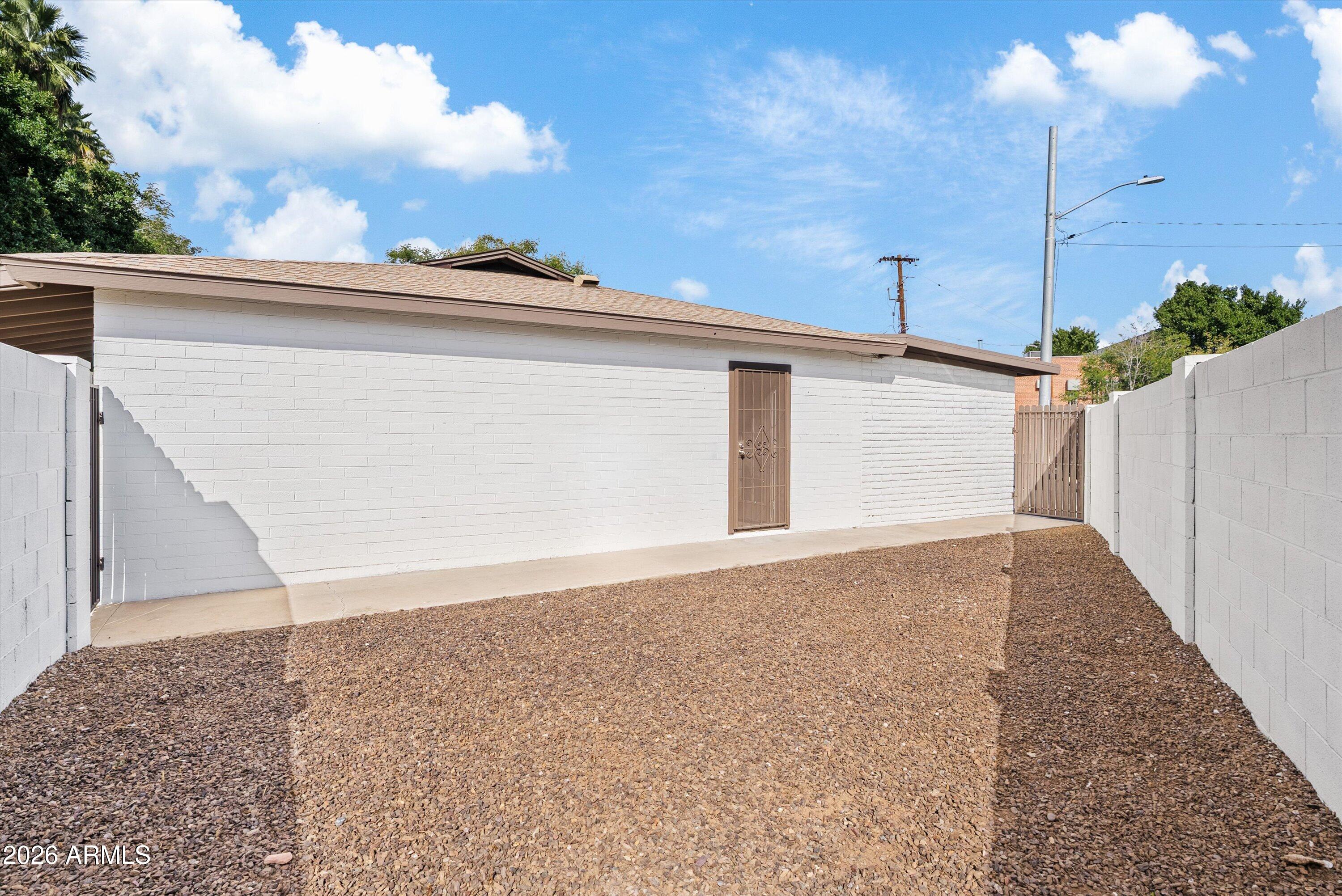 CAMEL SQUARE - Residential Income