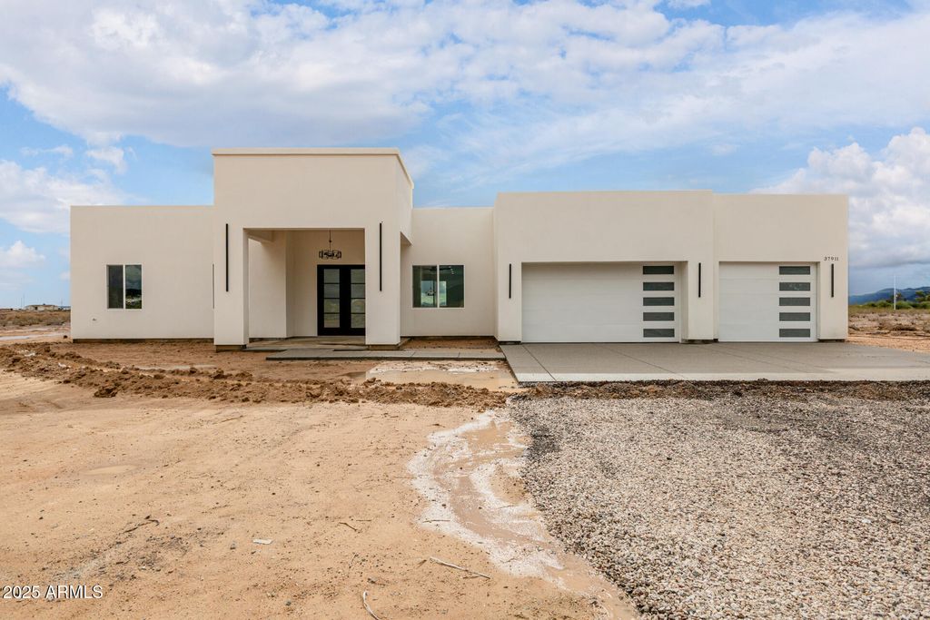 Photo of 37911 W Rancho Drive, Tonopah, AZ 85354 (MLS # 6930471)