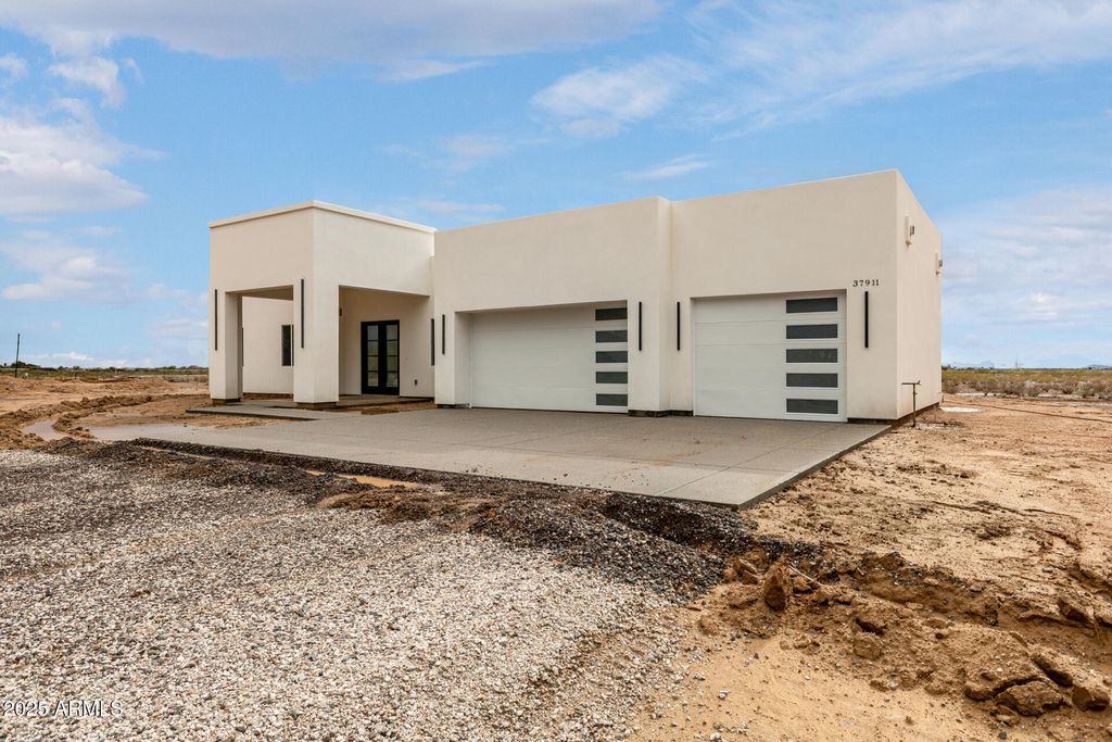 Photo of 37911 W Rancho Drive, Tonopah, AZ 85354 (MLS # 6930471)