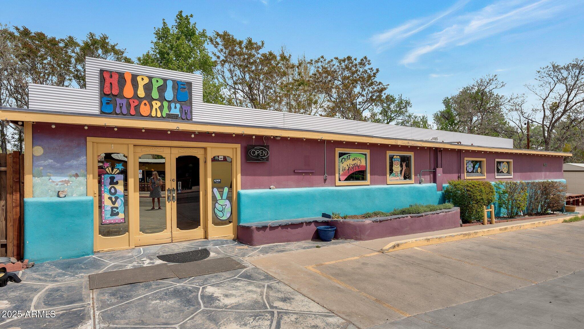 1123 N MAIN Street