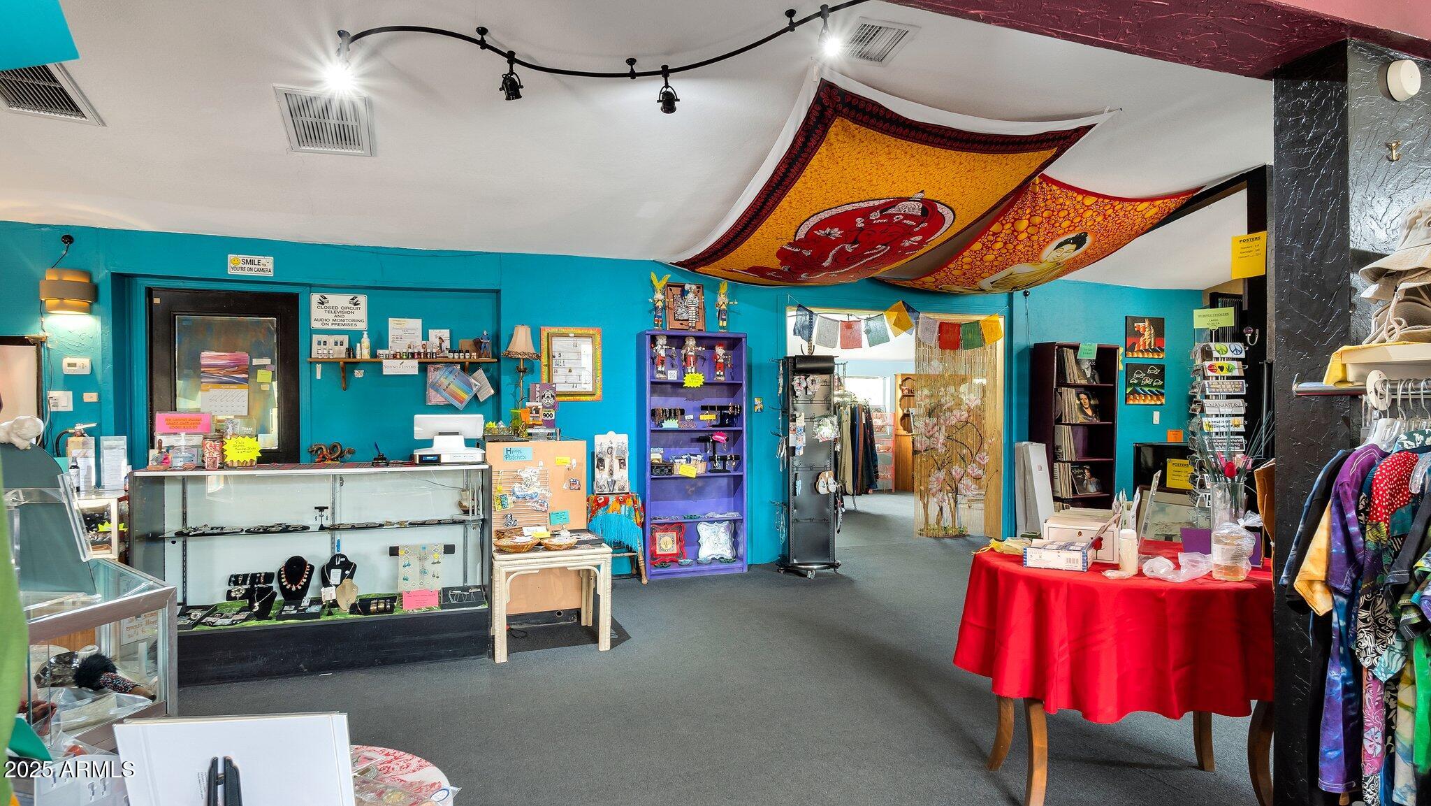 1123 N MAIN Street