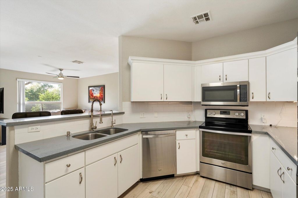 Photo of 9550 E Thunderbird Road #213, Scottsdale, AZ 85260 (MLS # 6949166)