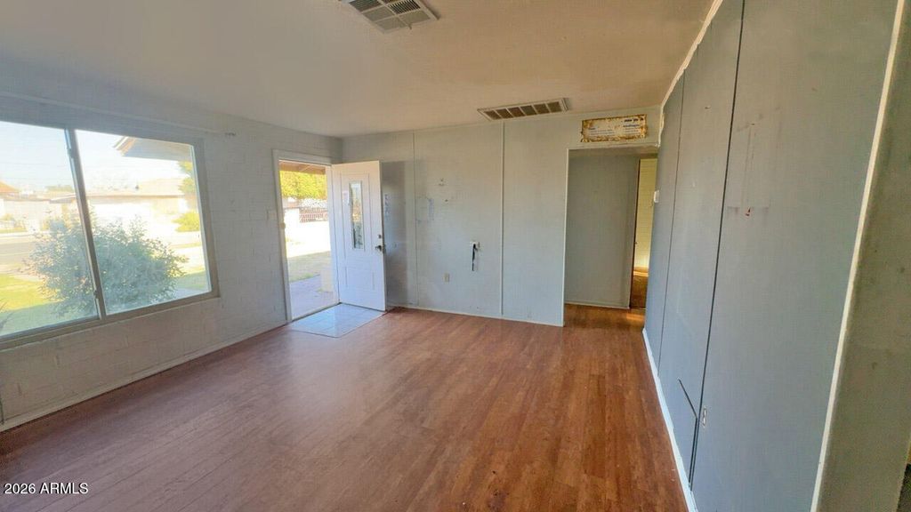 Photo of 4949 W Stella Avenue, Glendale, AZ 85301 (MLS # 6985370)