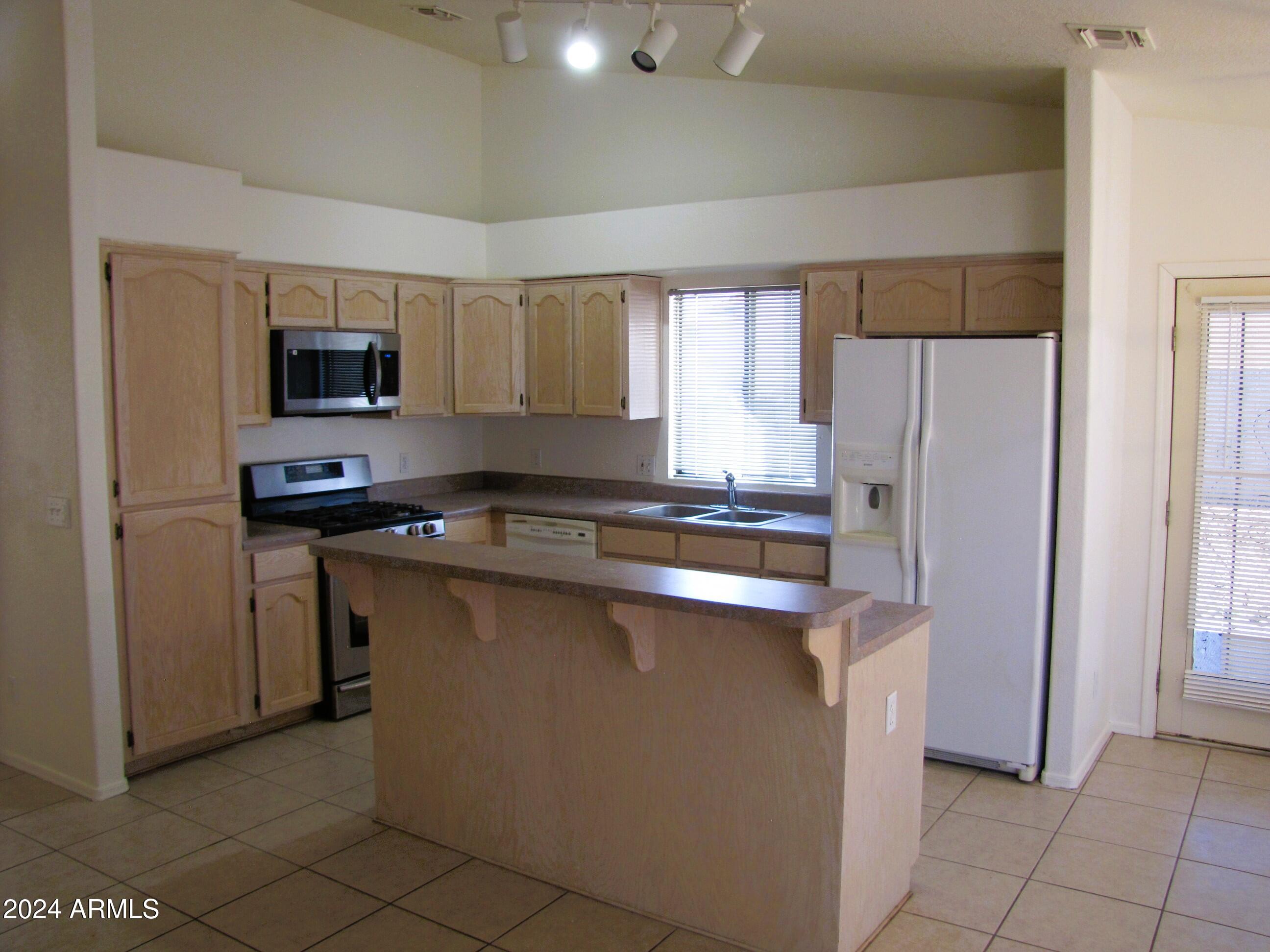 MOUNTAIN RIDGE PHASE 4 - Residential Lease