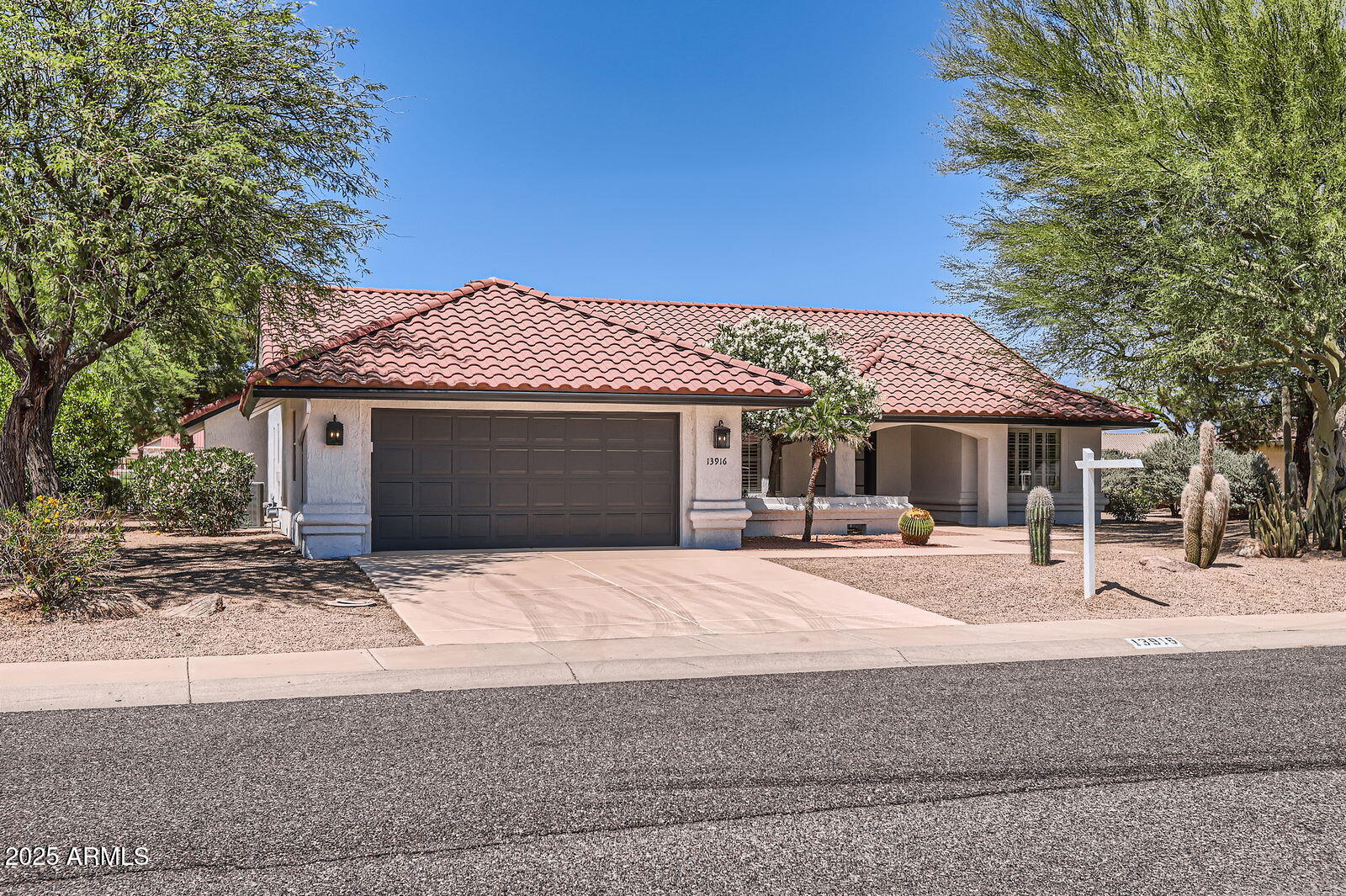 13916 W WHITEWOOD Drive