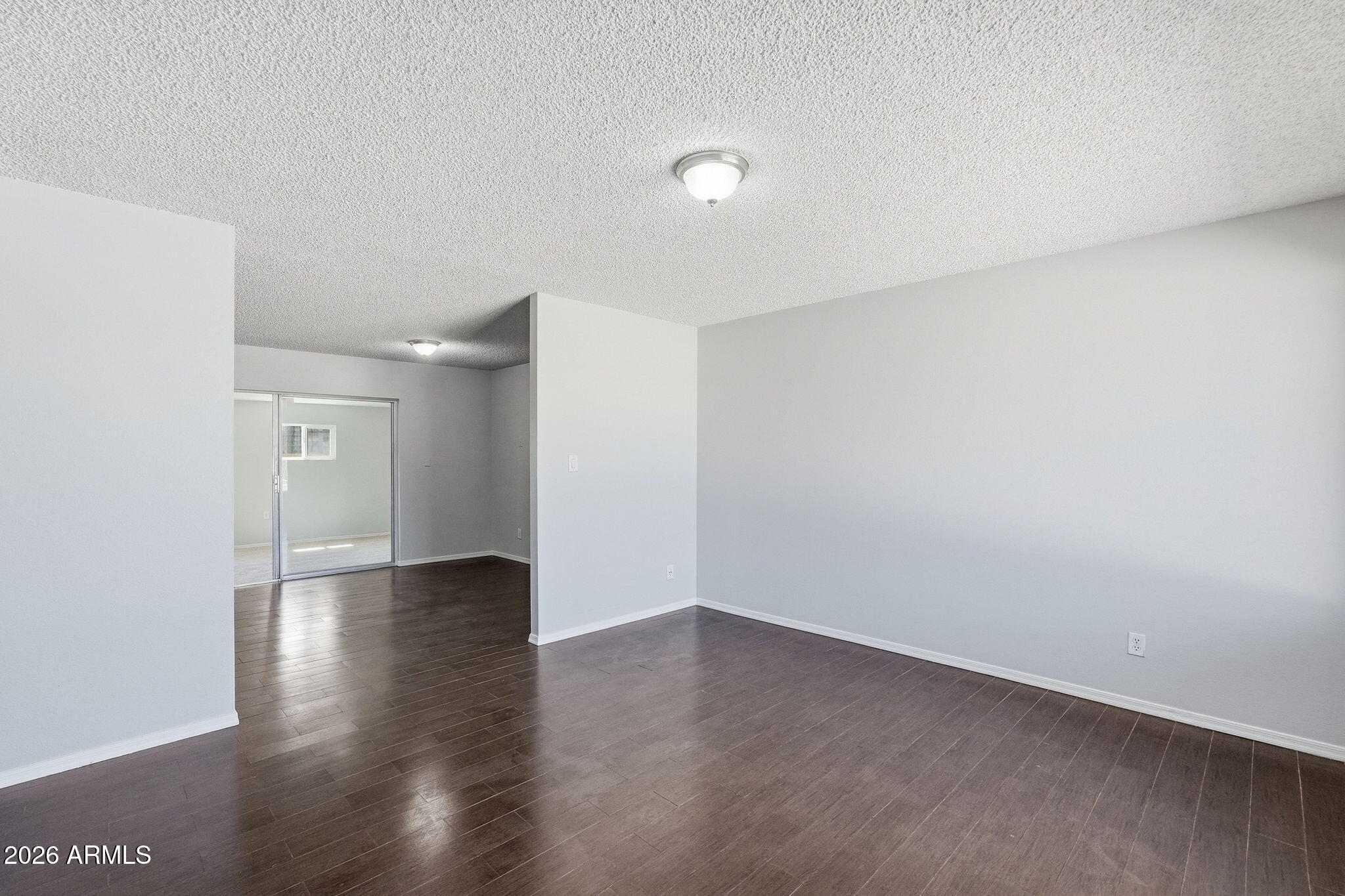 2219 W CHOLLA Street