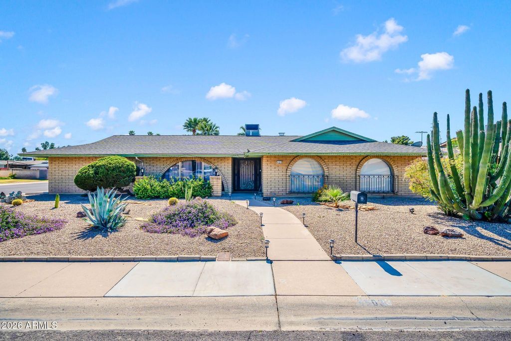 Photo of 4503 W Laurie Lane, Glendale, AZ 85302 (MLS # 6996366)