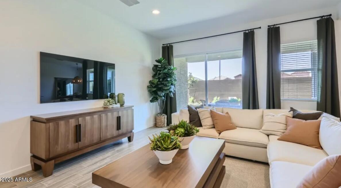 16958 W BRONCO Trail