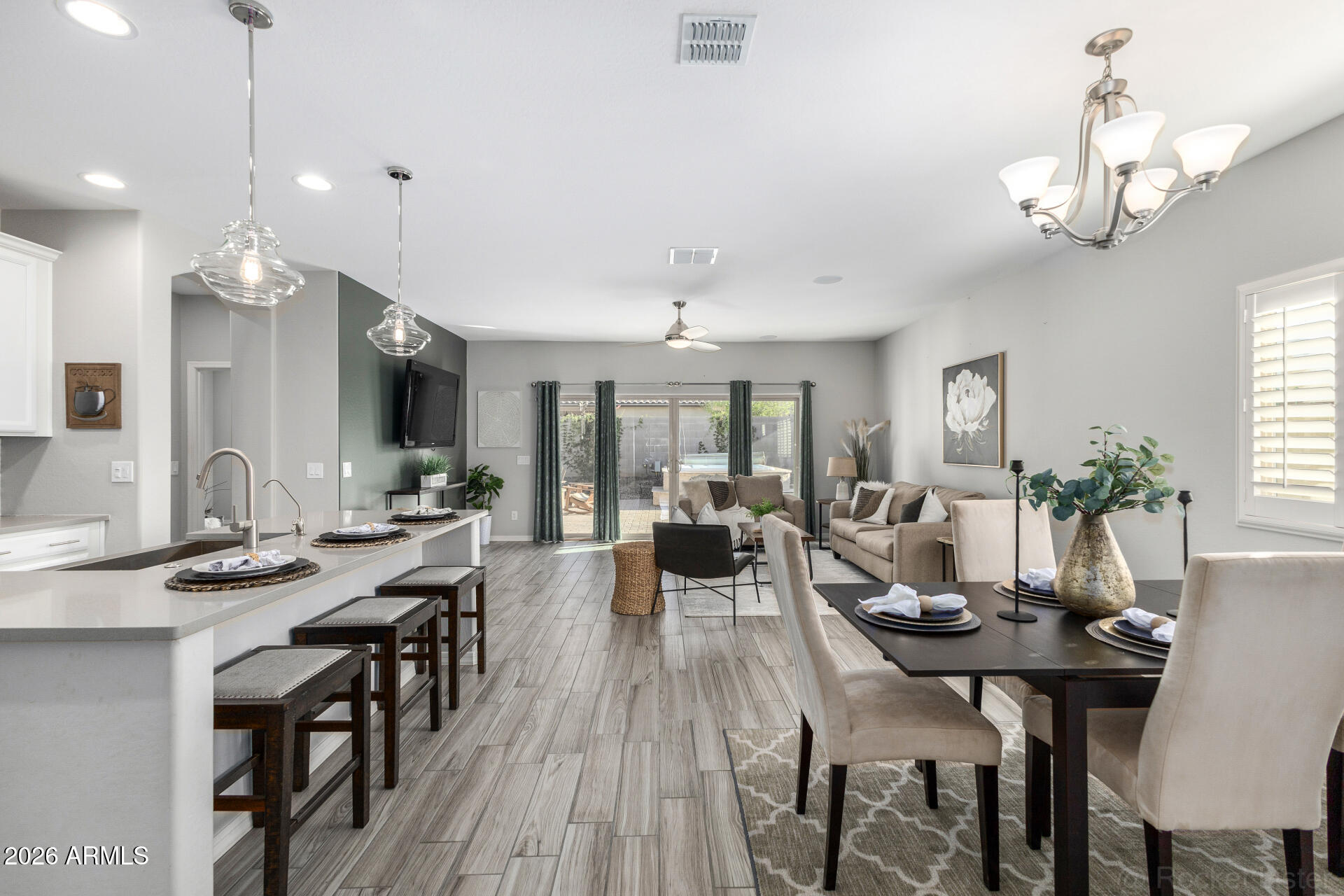 417 W GUM TREE Avenue