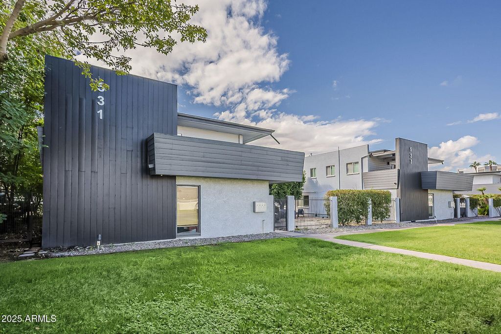 Photo of 531 E Roanoke Avenue #D, Phoenix, AZ 85004 (MLS # 6933800)