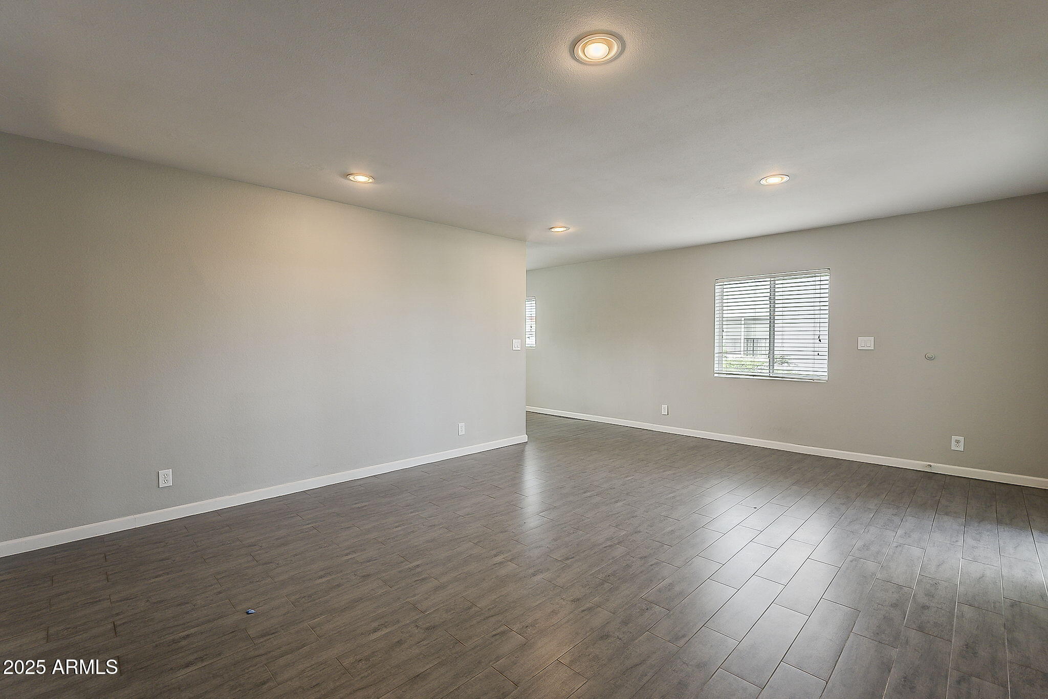 531 E ROANOKE Avenue D