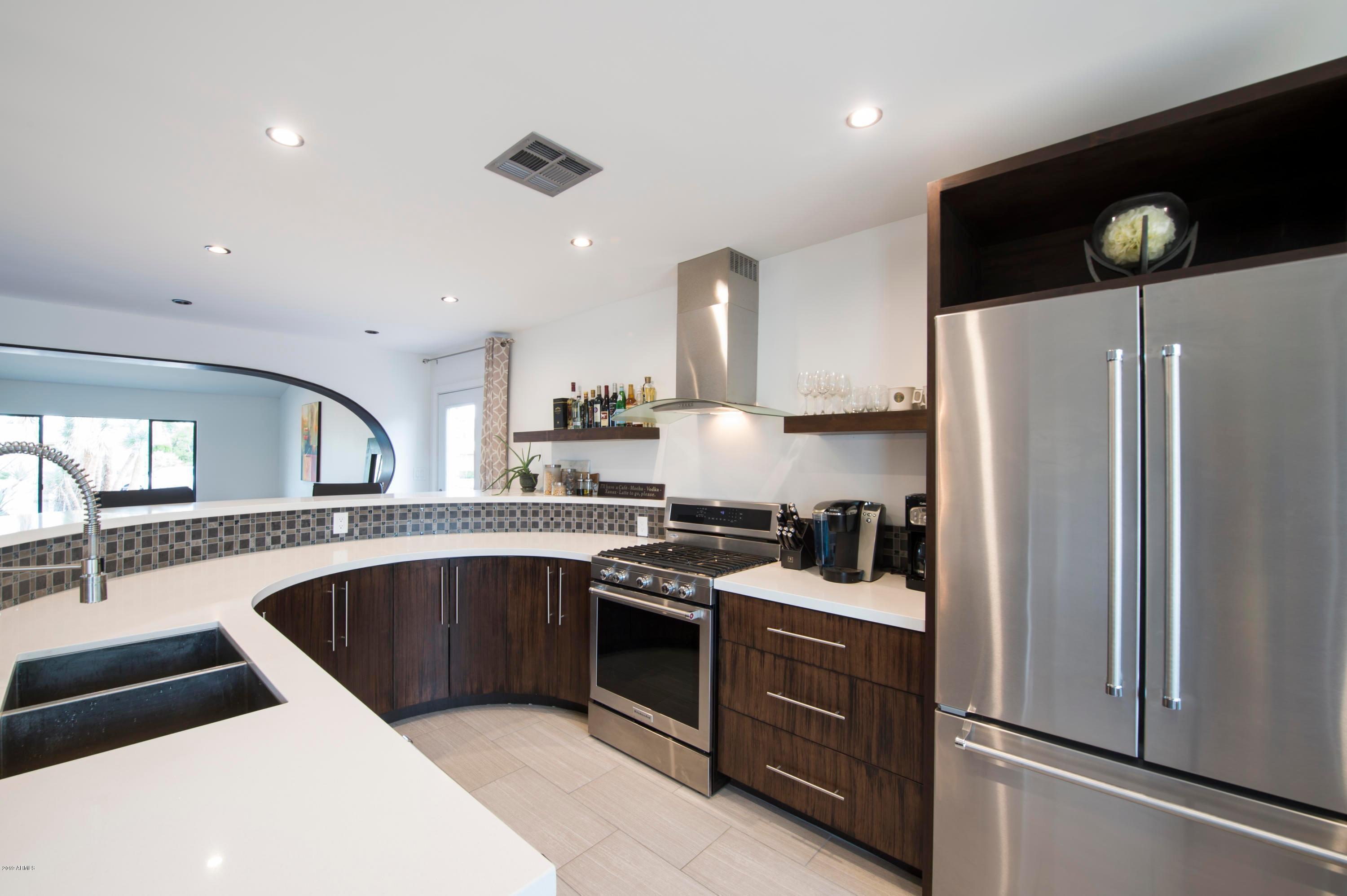 3732 E Glenrosa Avenue