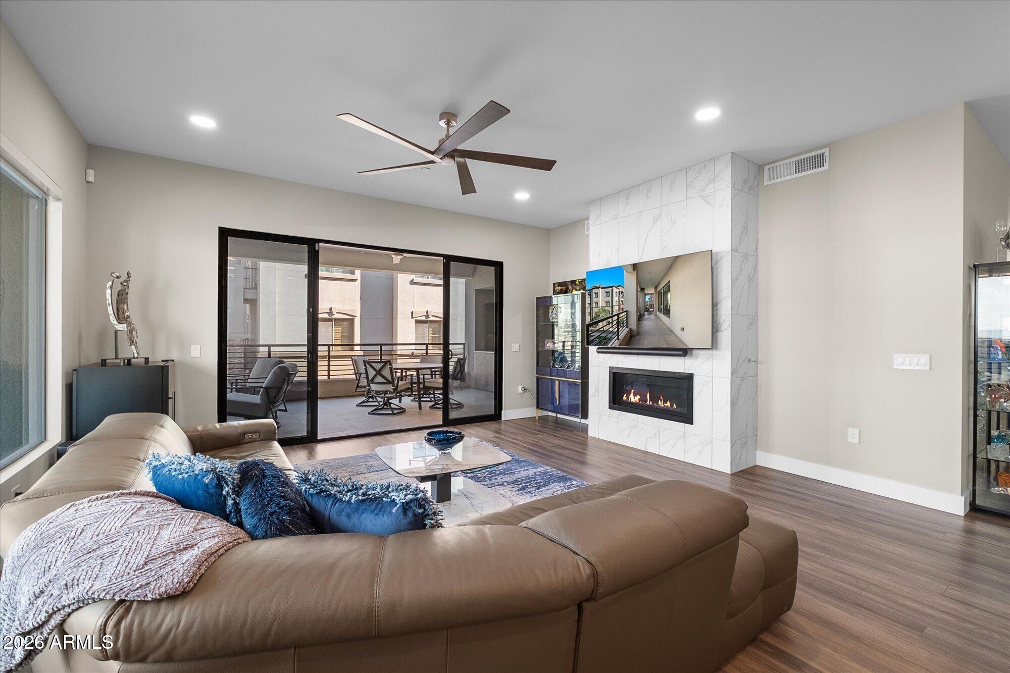 5250 E DEER VALLEY Drive 353