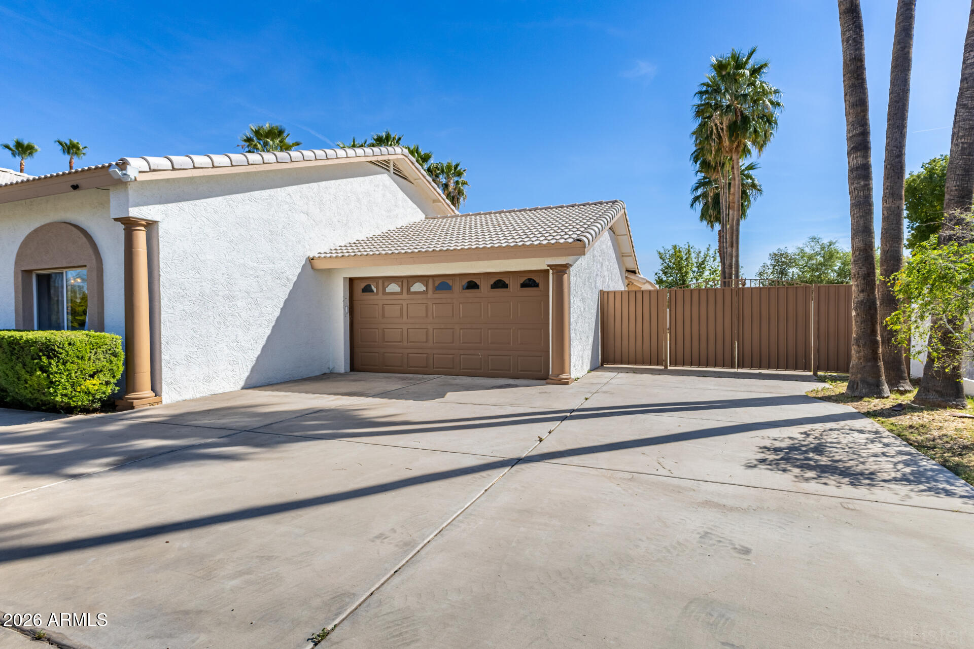 6625 W SWEETWATER Avenue