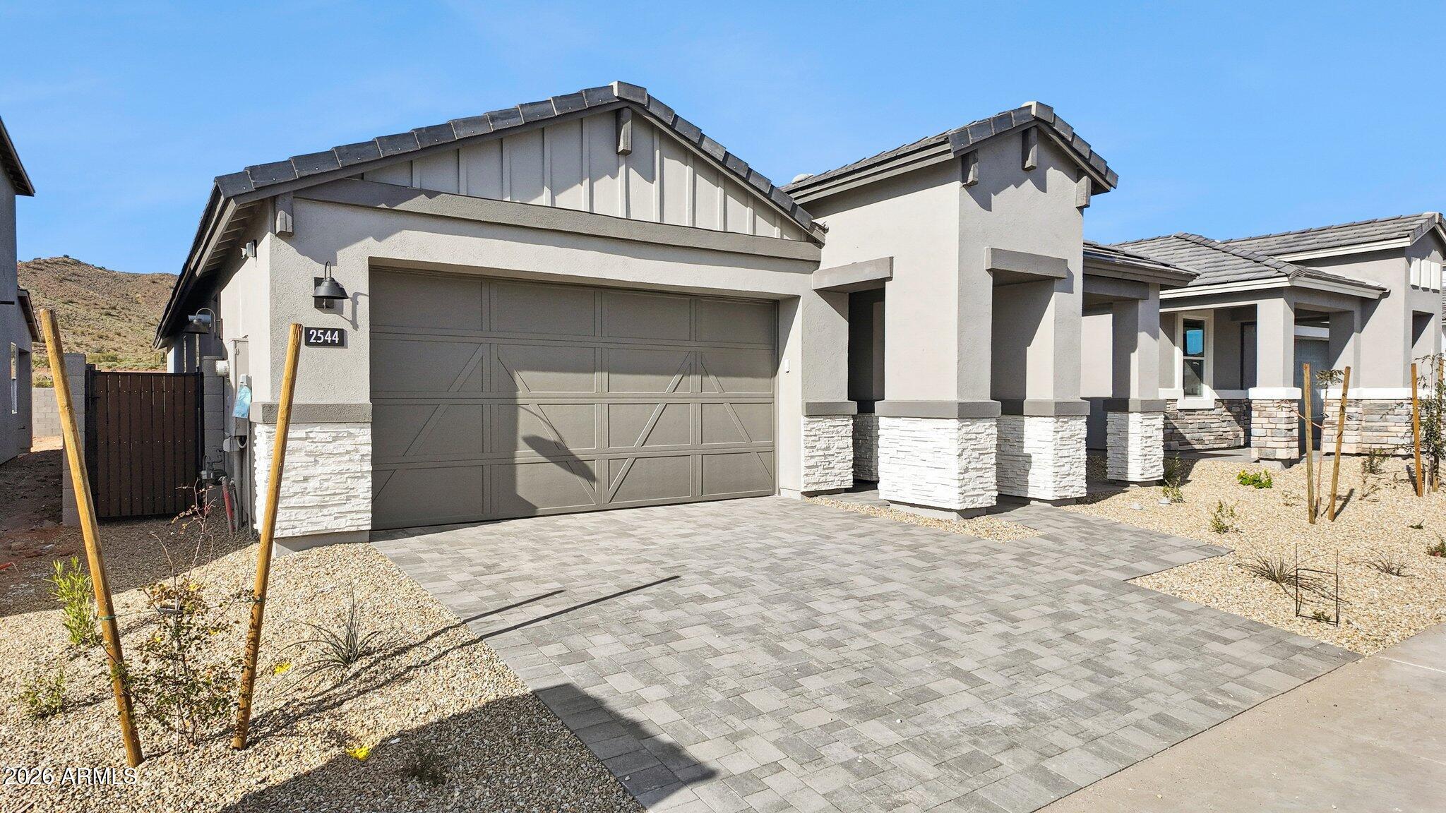 2583 E VILLA LINDA Drive