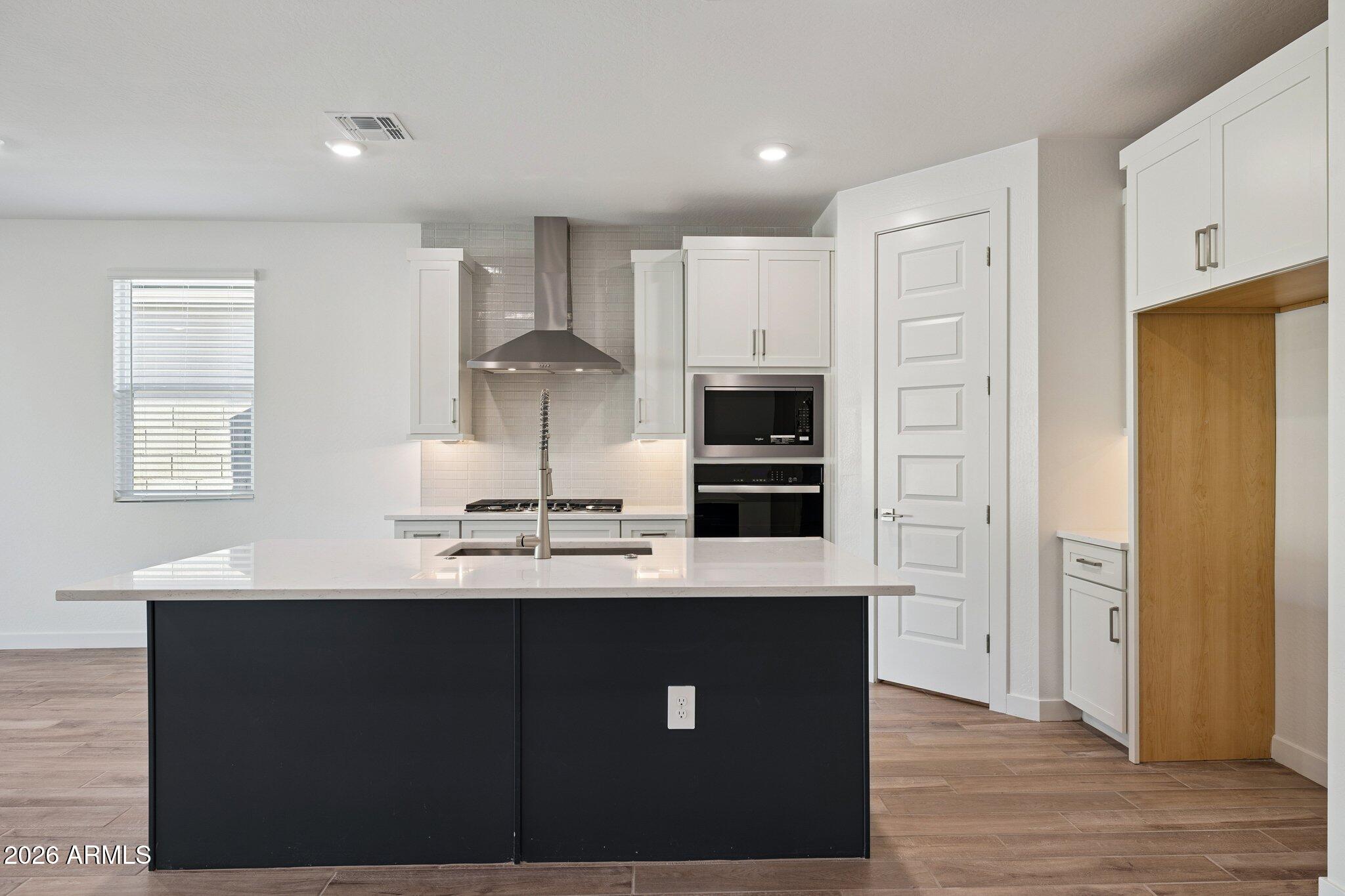 2583 E VILLA LINDA Drive