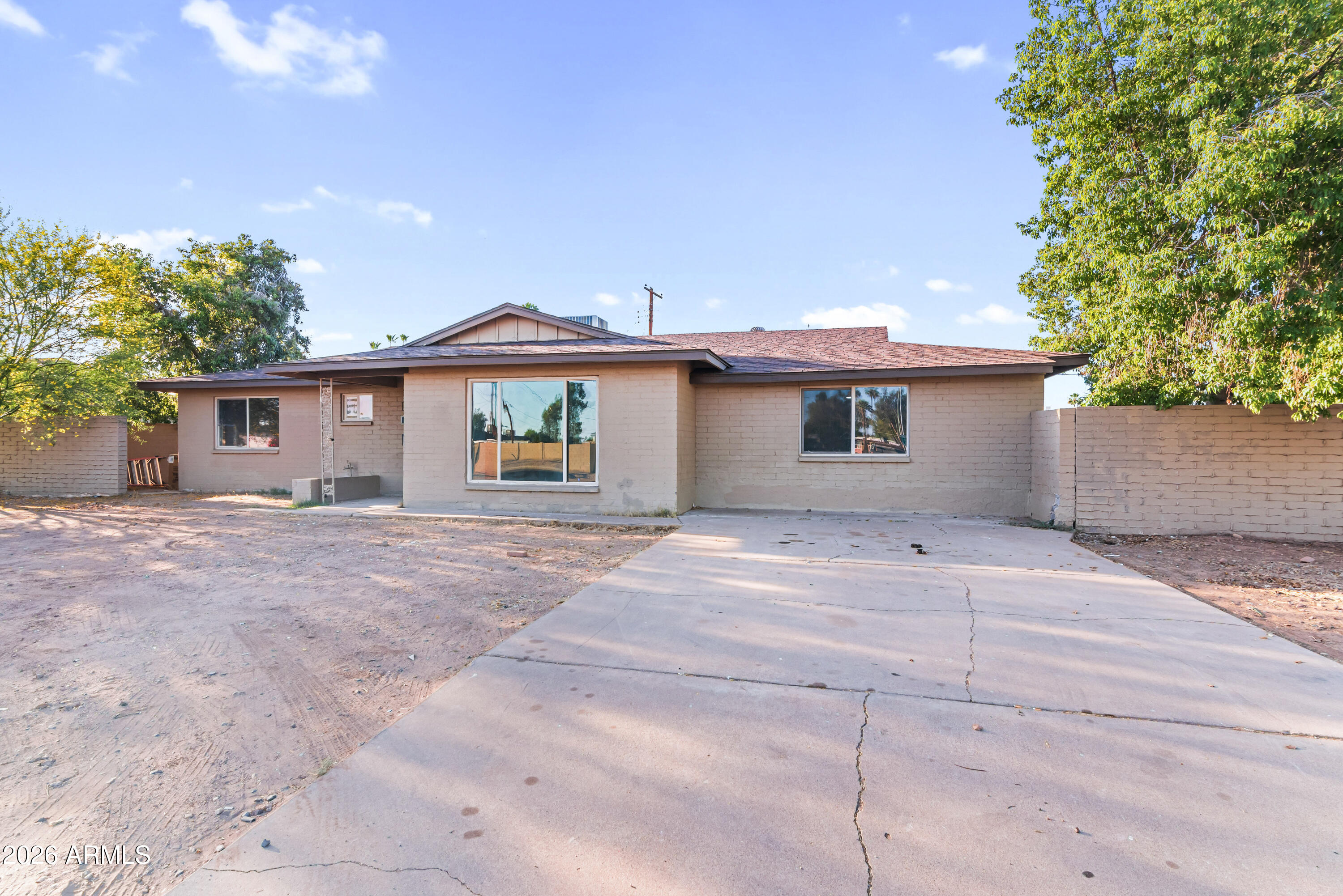 860 W McLellan Road