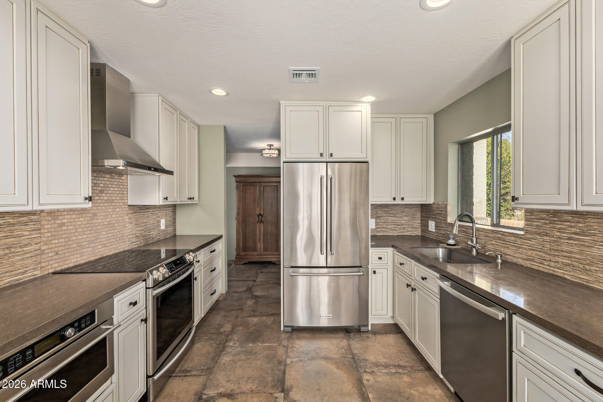 25827 N PRIMO Circle