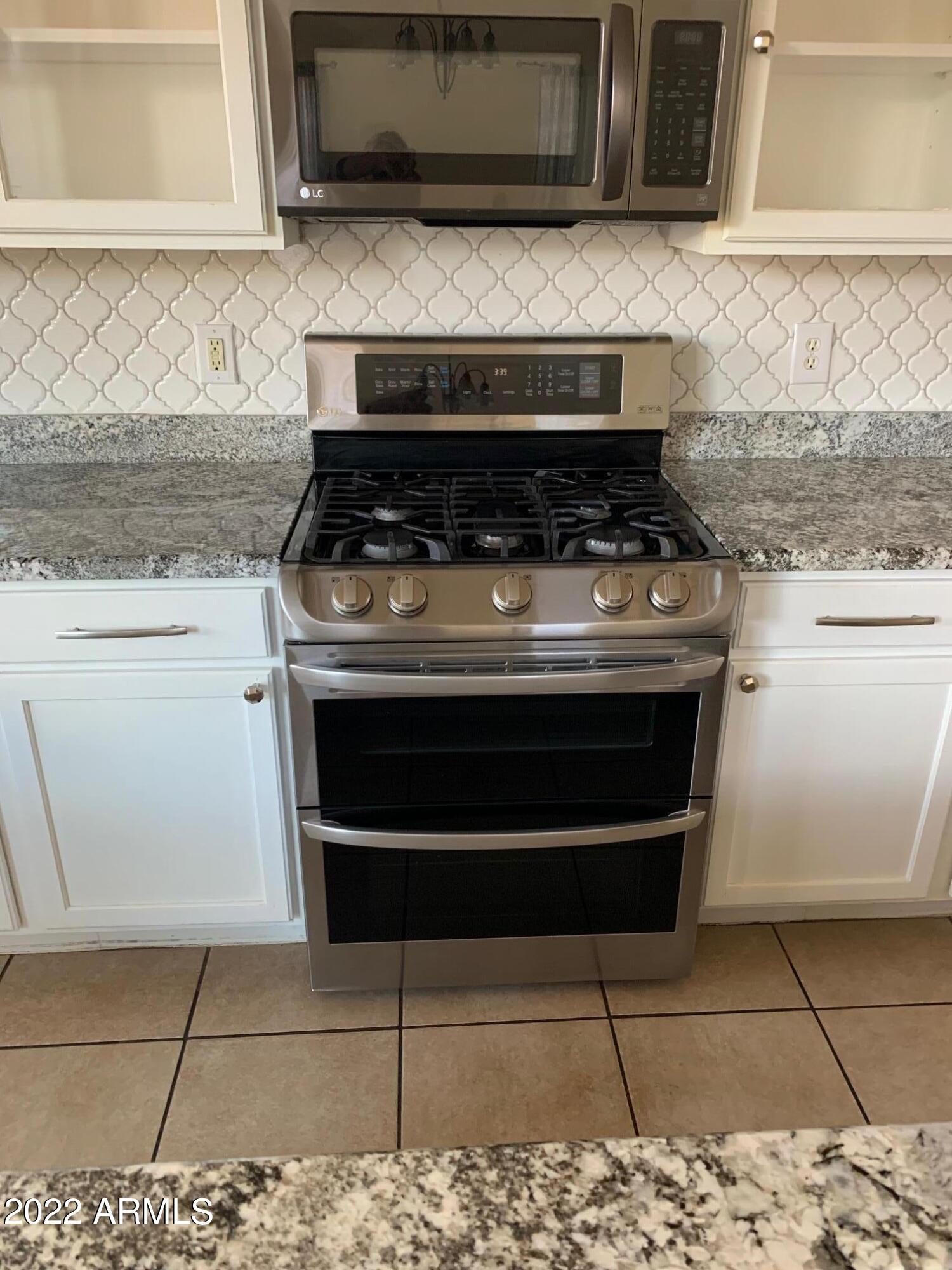 REFLECTIONS AT VALIENTE - Residential Lease