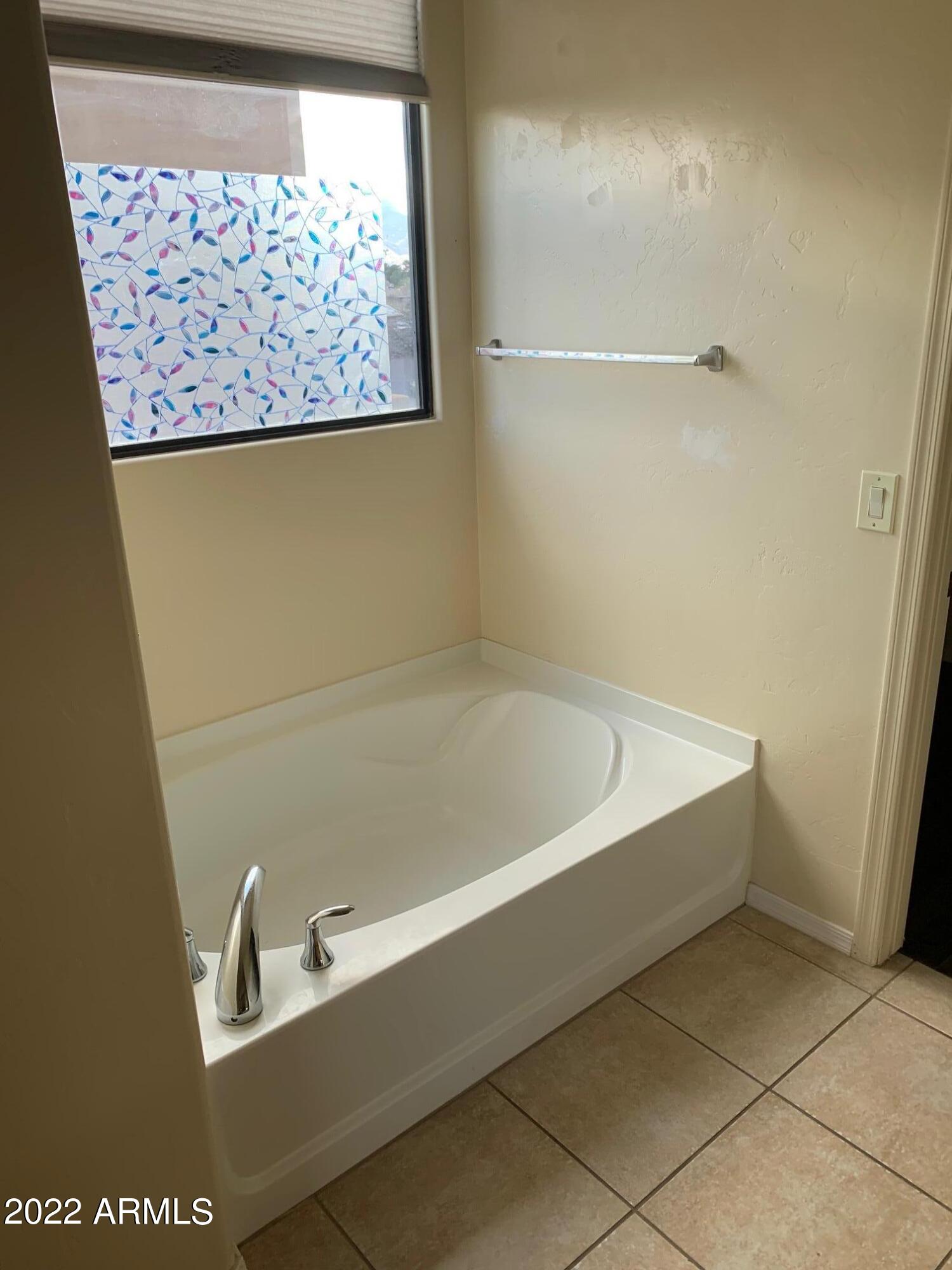REFLECTIONS AT VALIENTE - Residential Lease