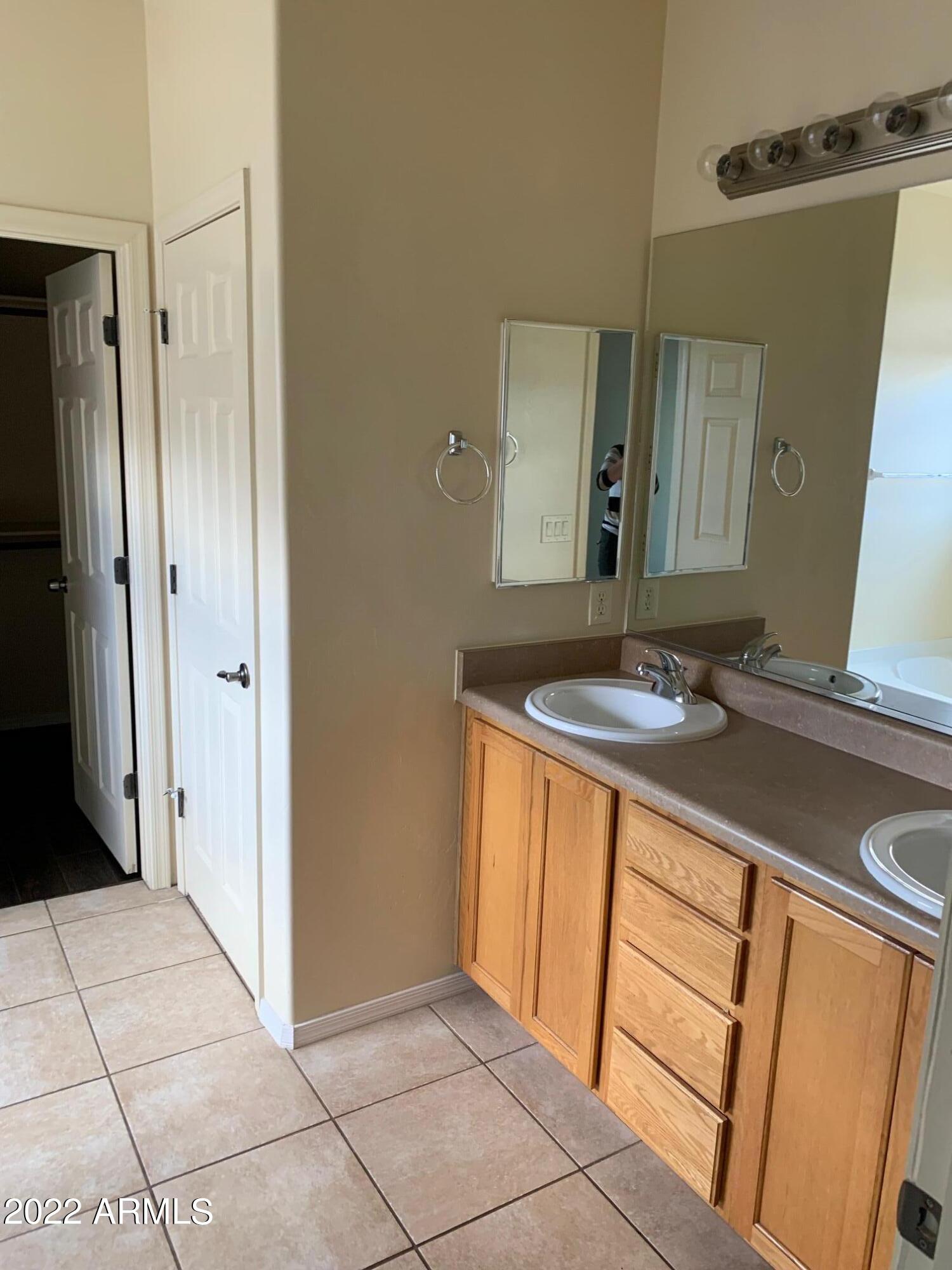 REFLECTIONS AT VALIENTE - Residential Lease