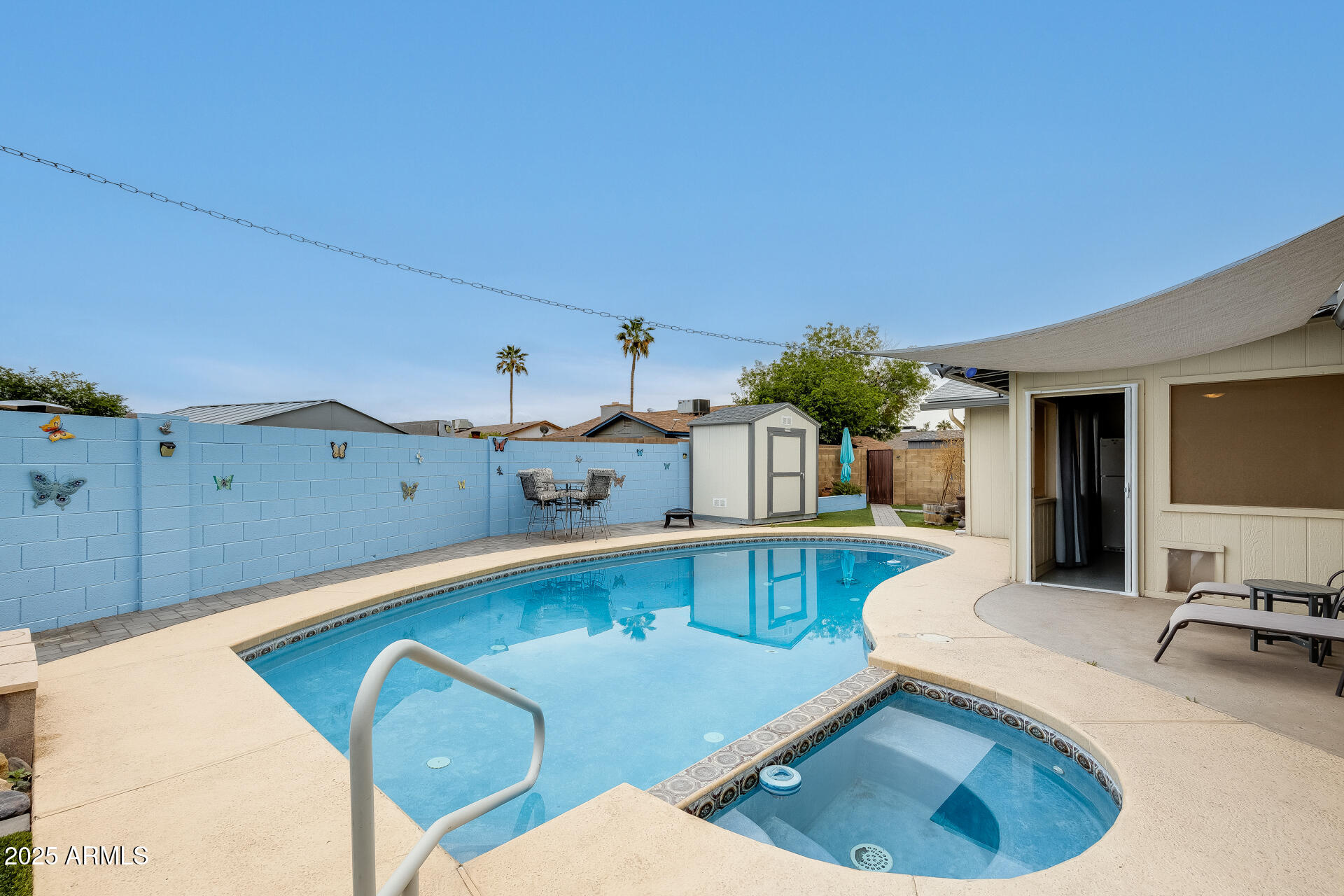 2609 N PLEASANT Drive