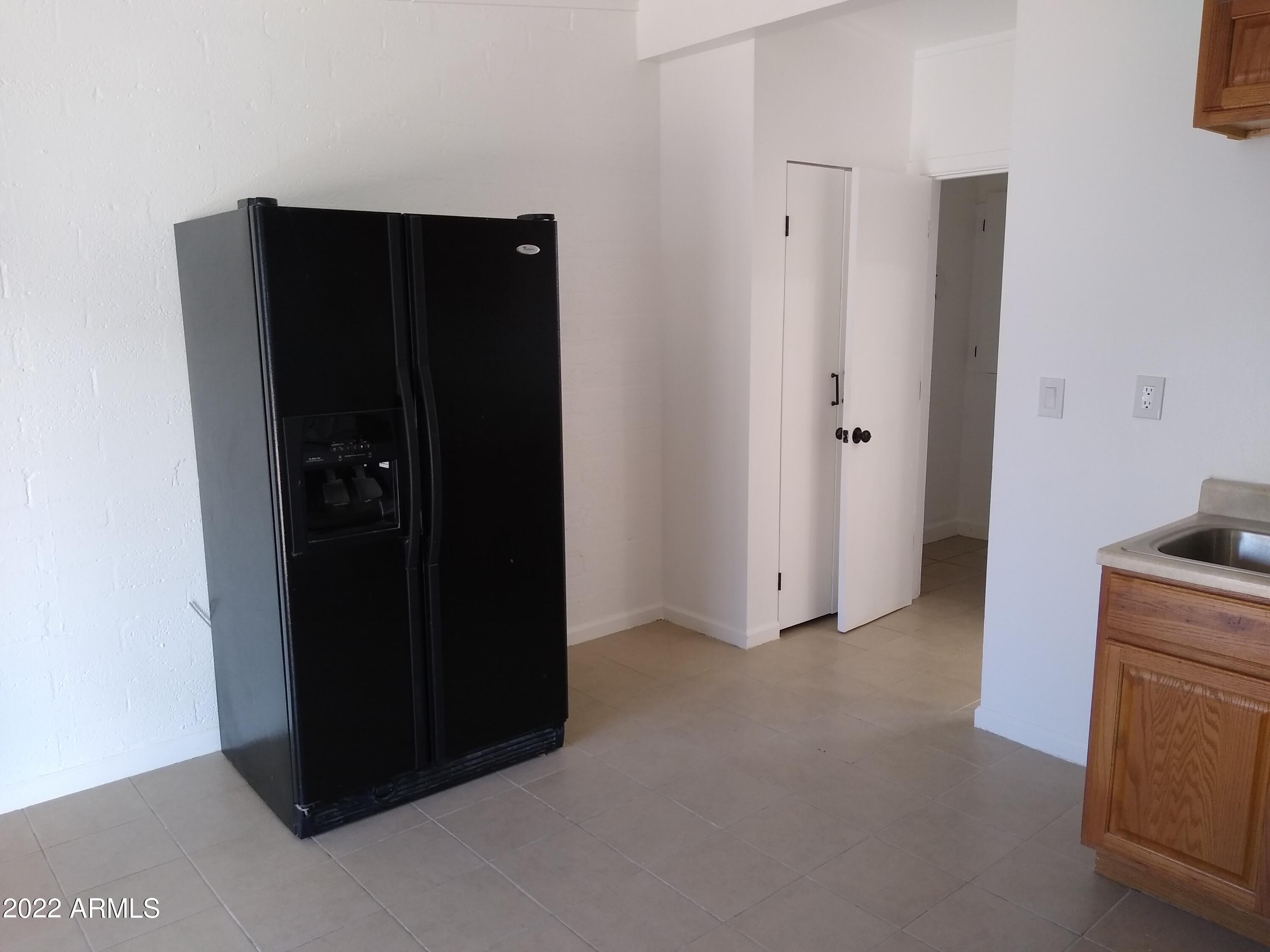 1627 E Pinchot Avenue