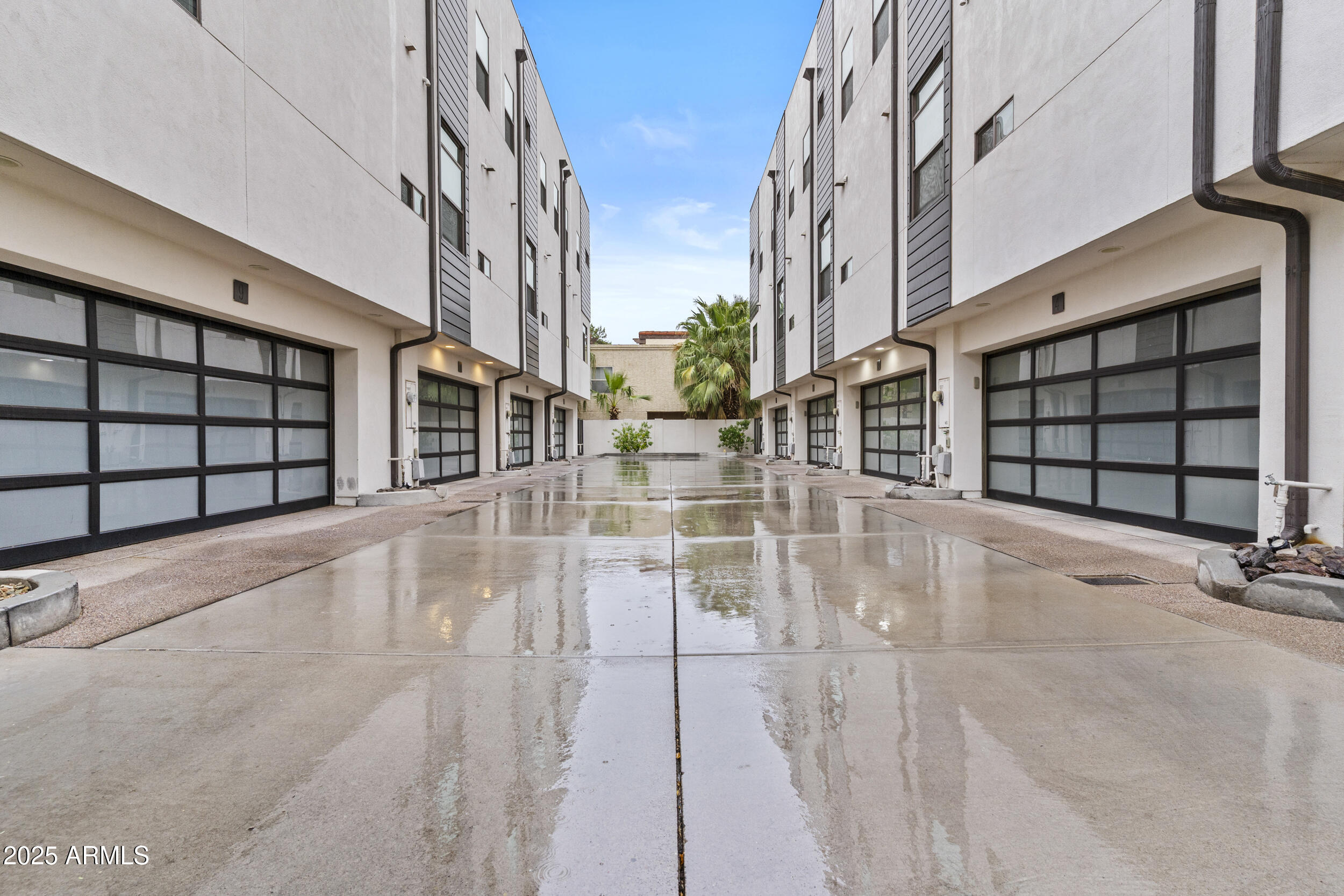 325 E CORONADO Road 8