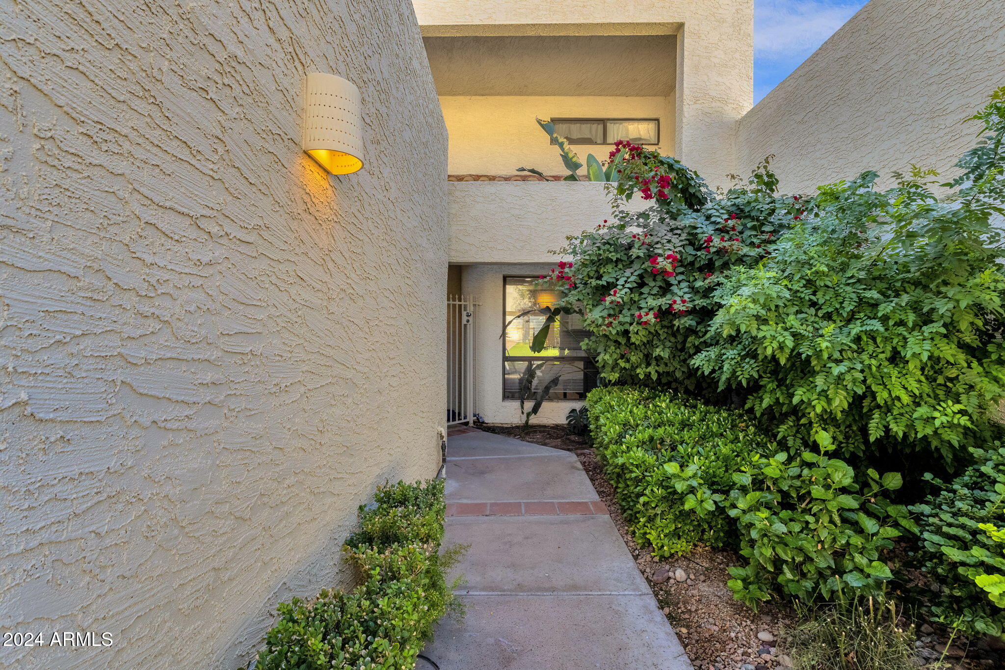 2417 E RANCHO Drive