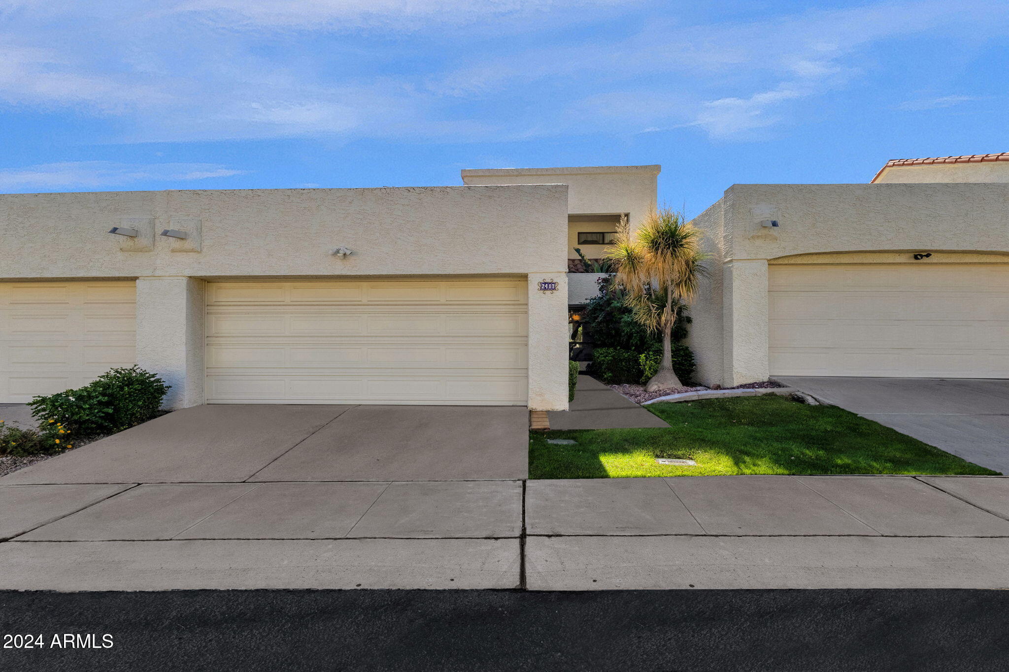 2417 E RANCHO Drive